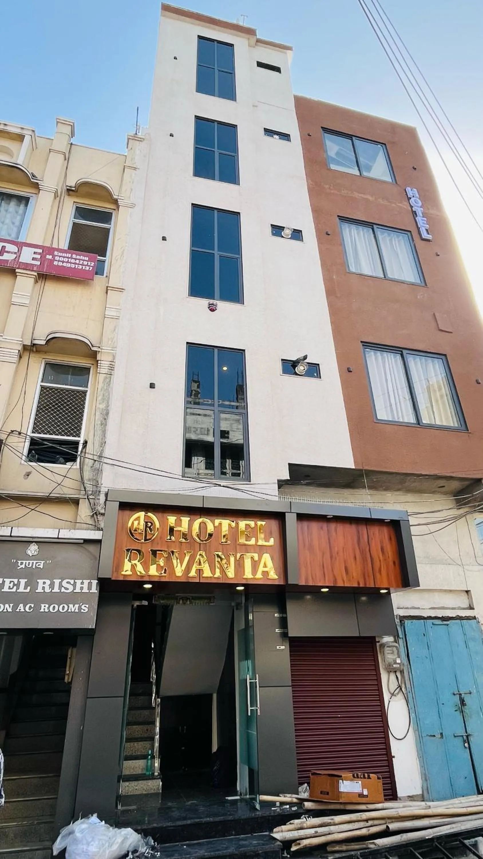 Facade/entrance in Hotel Revanta