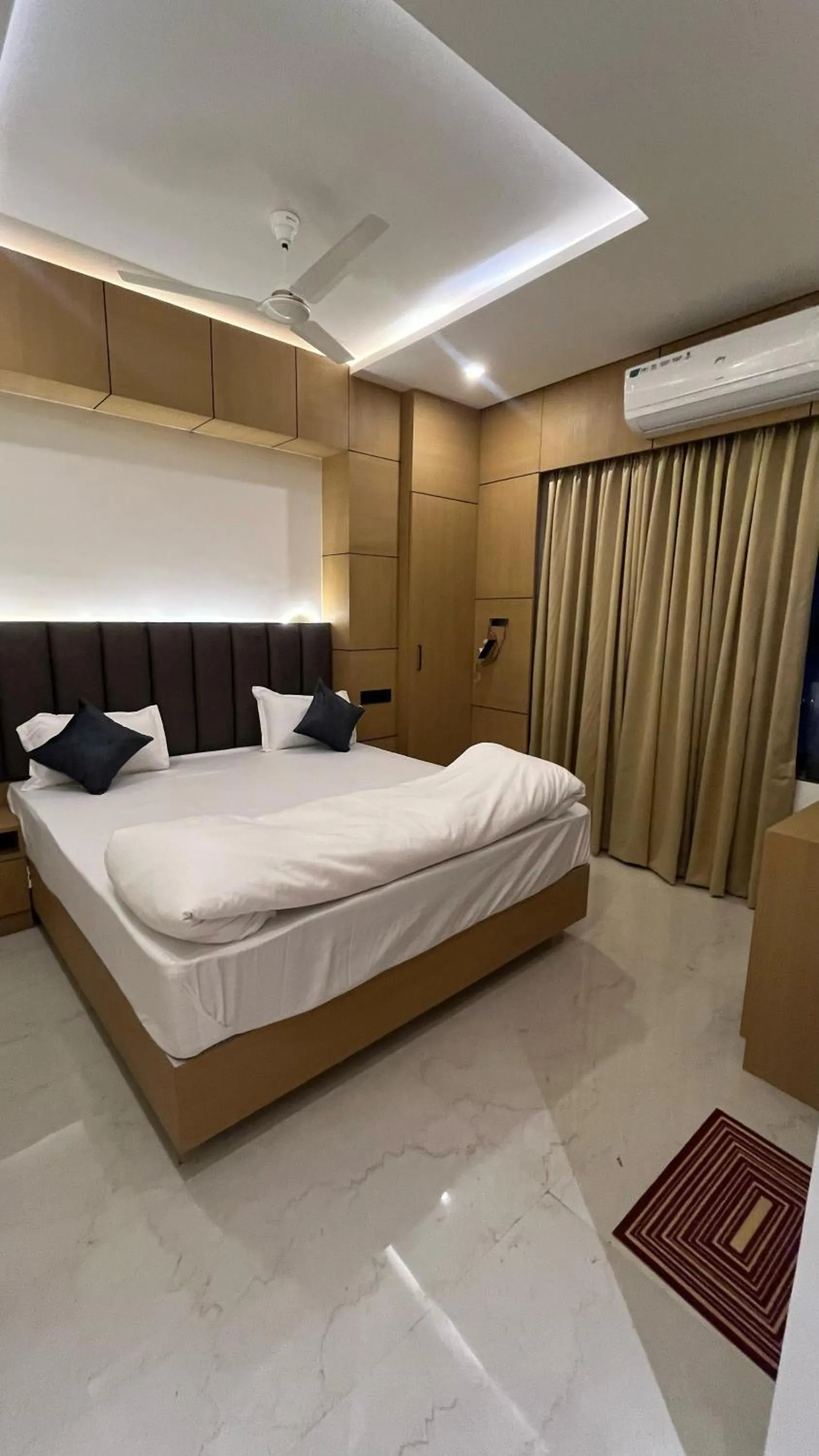 Bedroom, Bed in Hotel Revanta