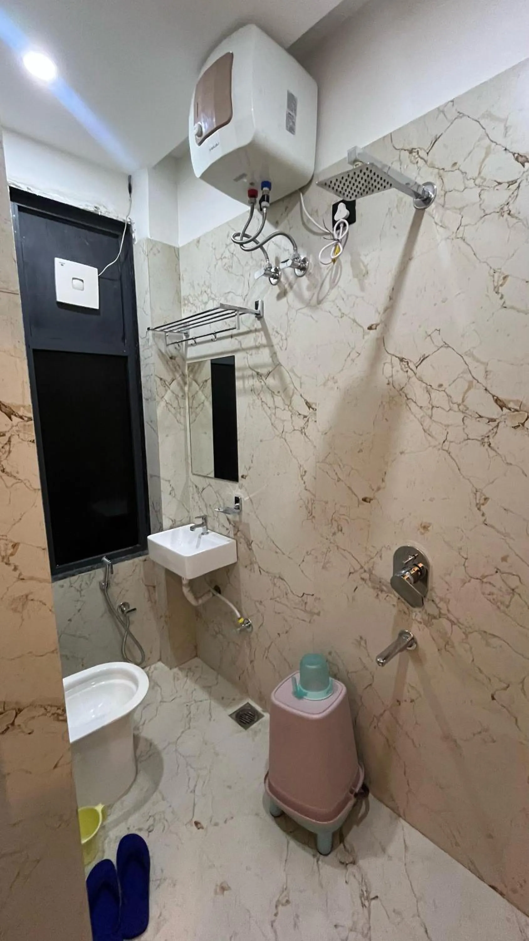 Shower in Hotel Revanta