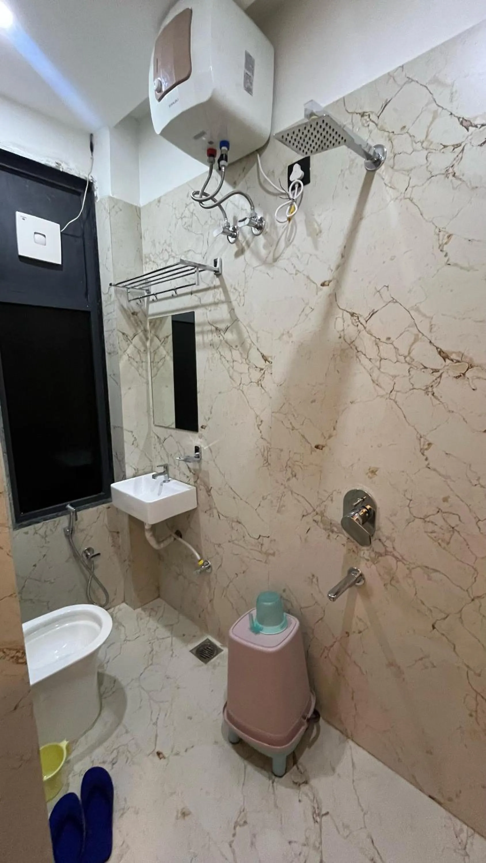 Shower in Hotel Revanta