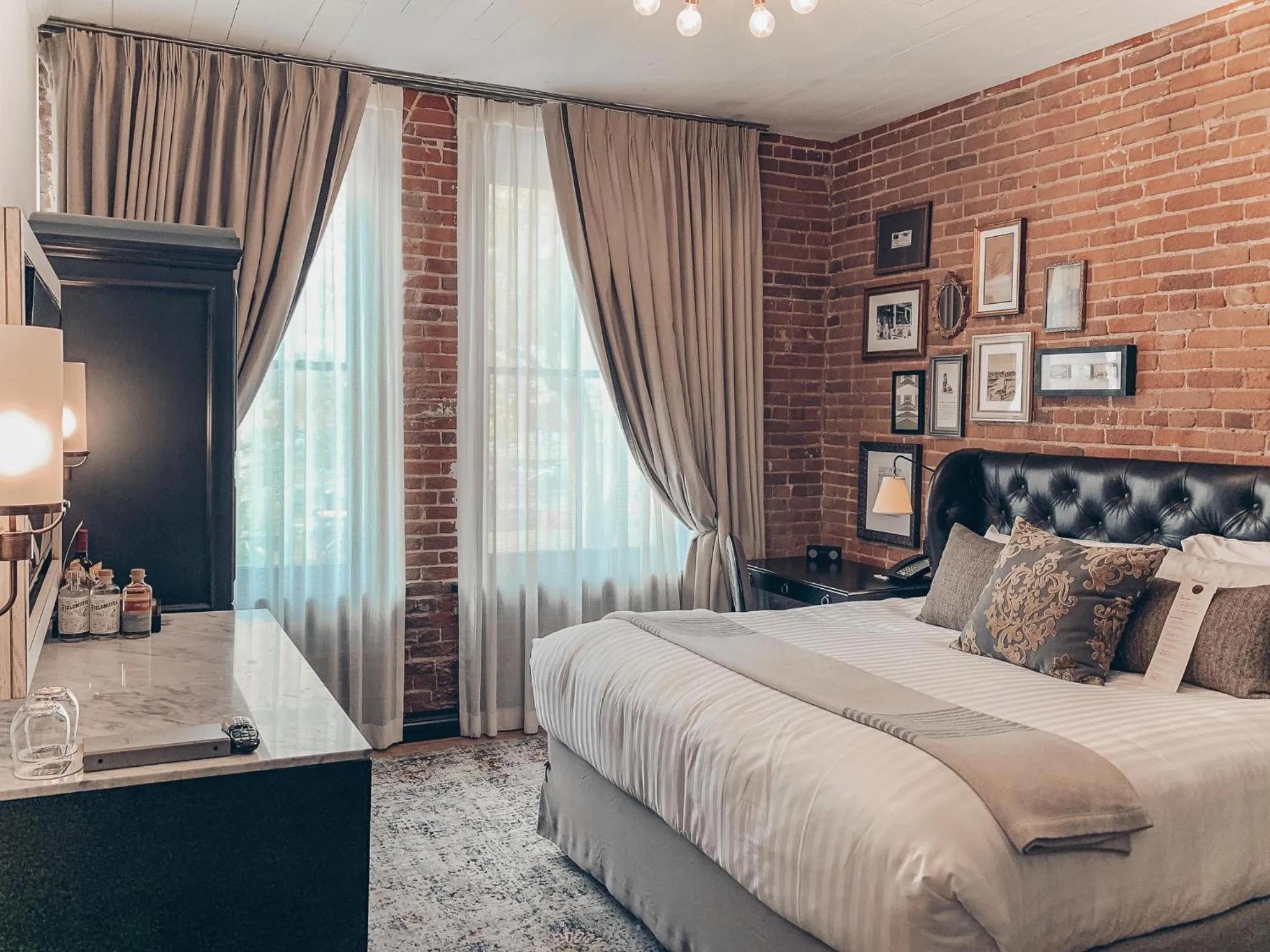 Bed in The Charmant Hotel