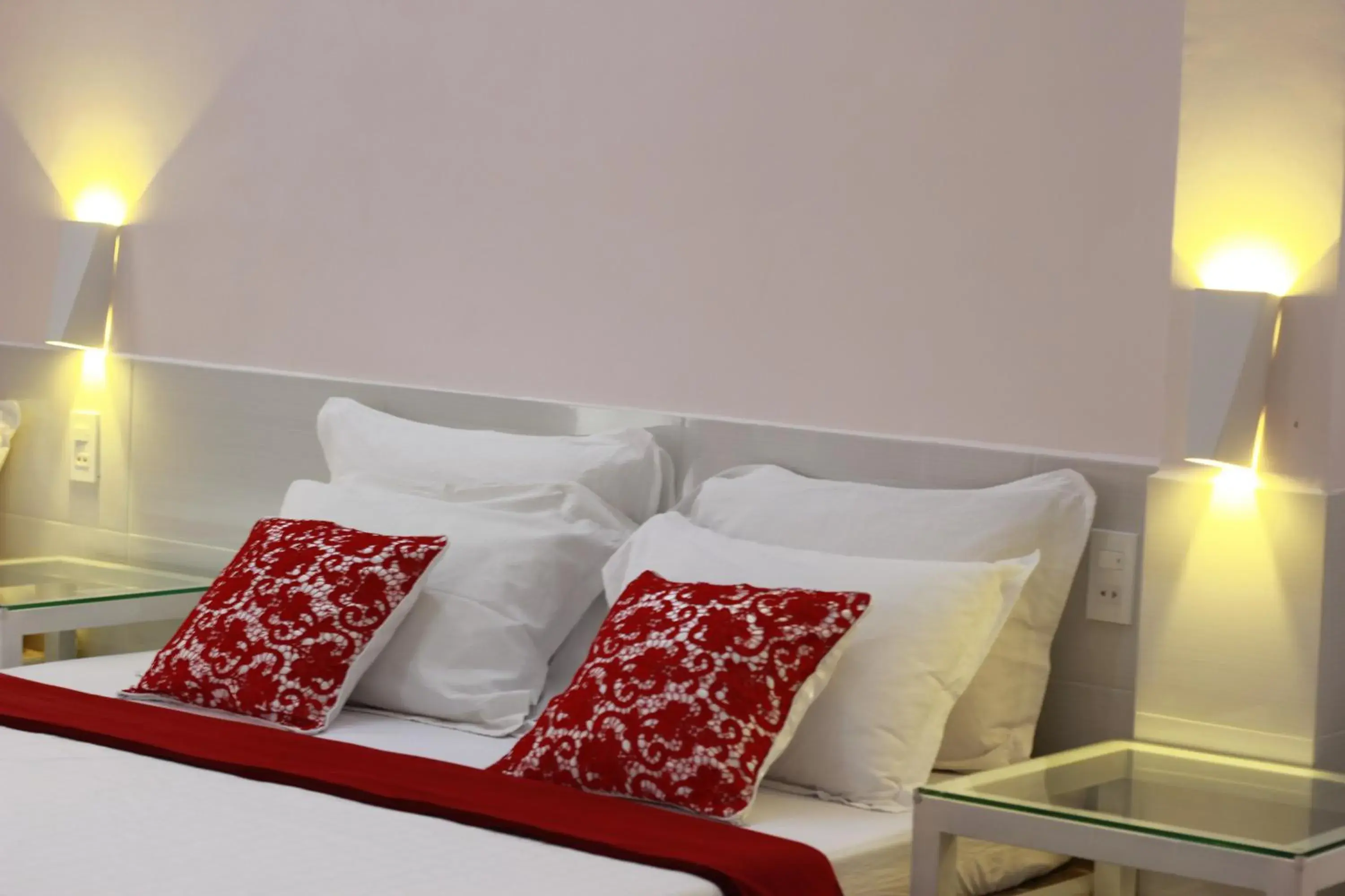 Deluxe Family Room in QUANG SAIGON Hotel- 40-7 Bùi Viện-Walking street Deluxe Family Room in QUANG SAIGON Hotel- 40-7 Bùi Viện-Walking street