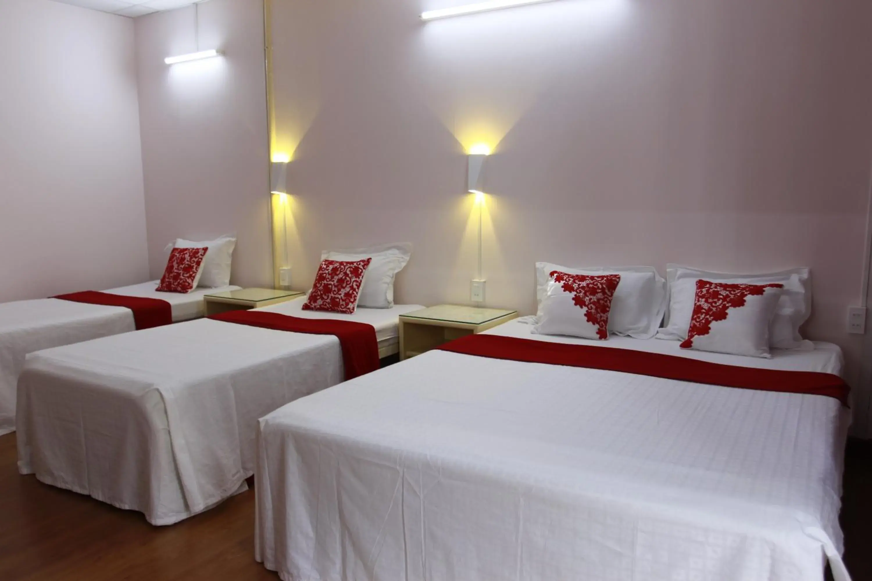 Family Room with Balcony in QUANG SAIGON Hotel- 40-7 Bùi Viện-Walking street Family Room with Balcony in QUANG SAIGON Hotel- 40-7 Bùi Viện-Walking street
