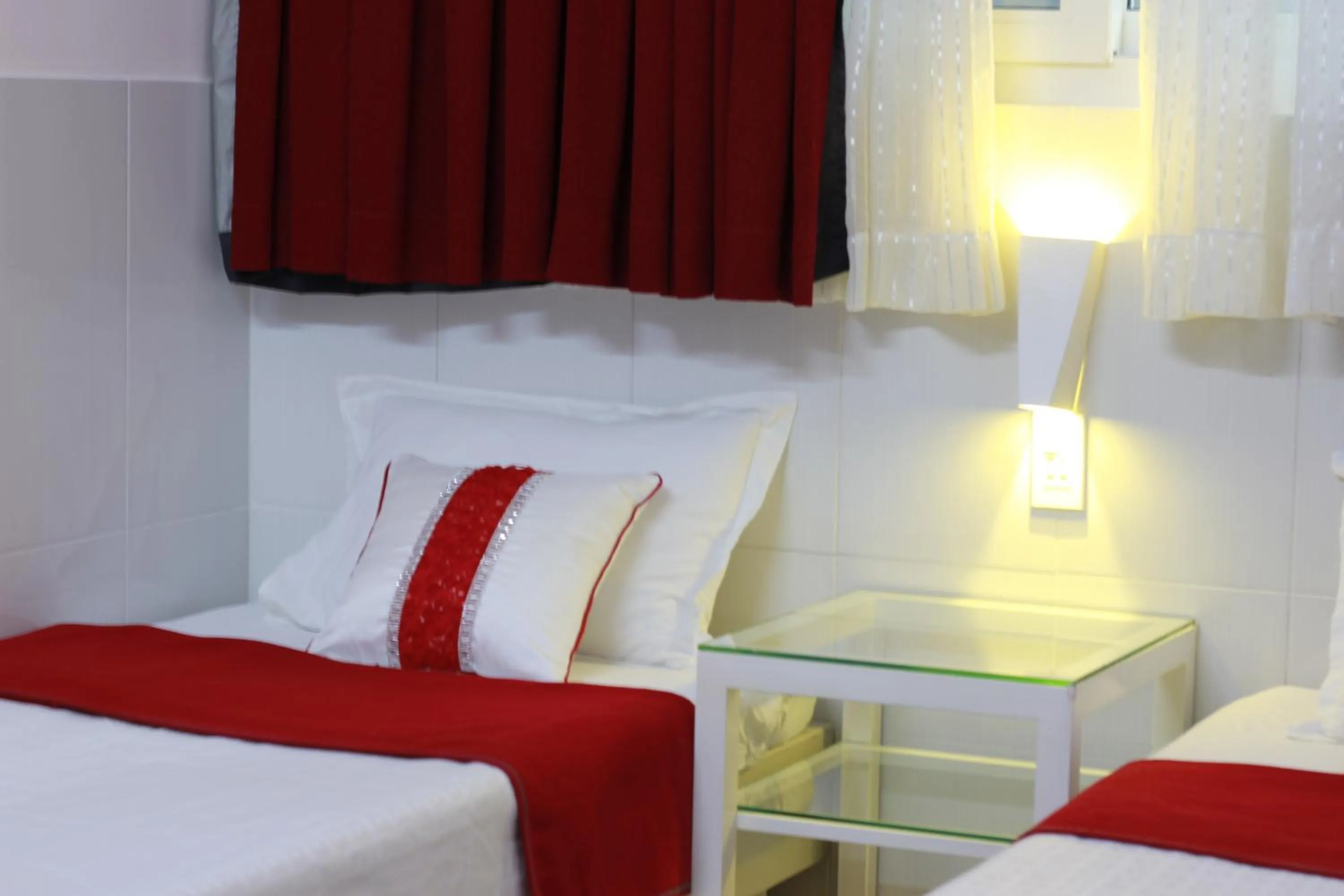 Bed in QUANG SAIGON Hotel- 40-7 Bùi Viện-Walking street