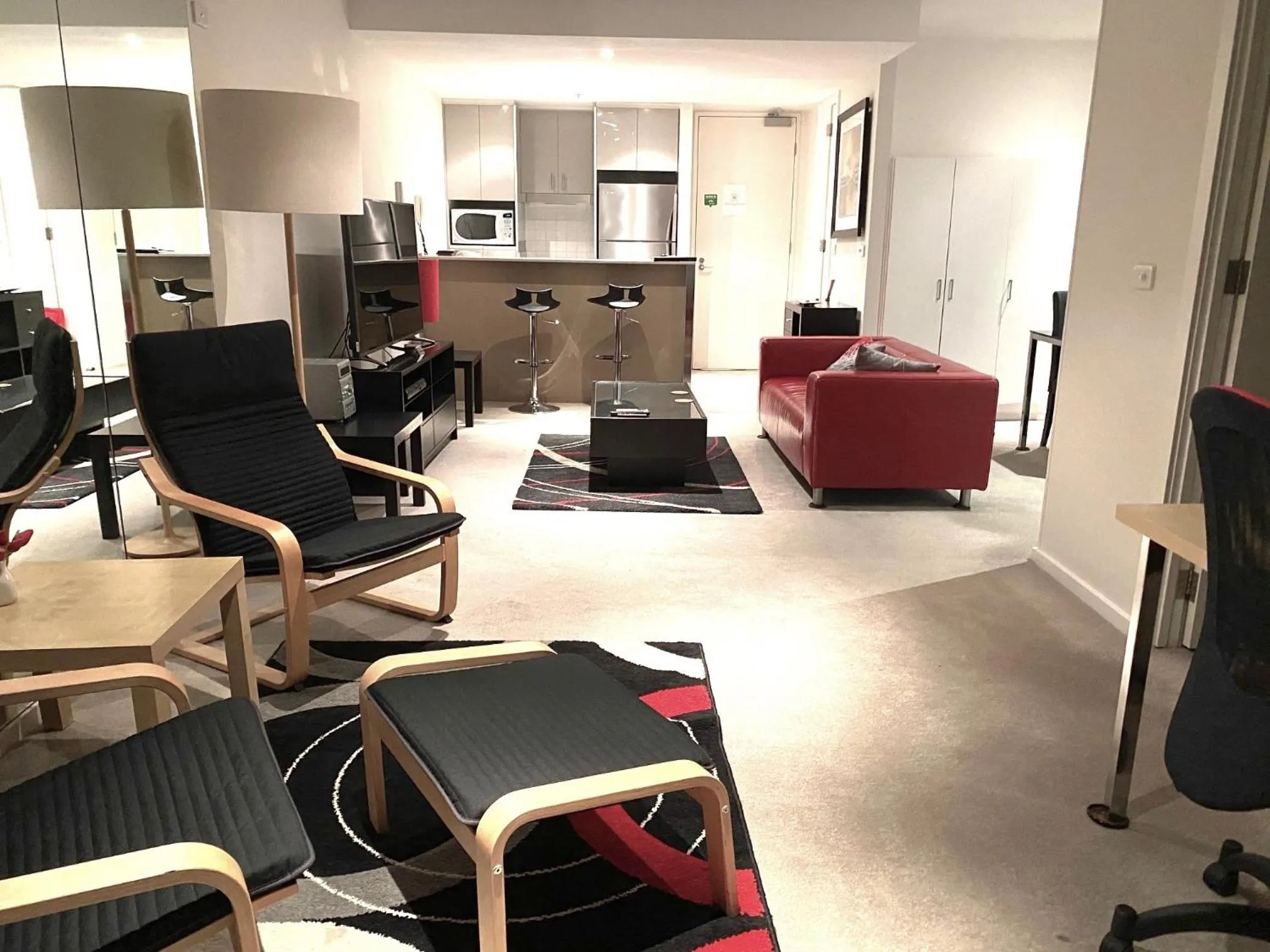 StayCentral - Spacious Seaviews Port Melbourne