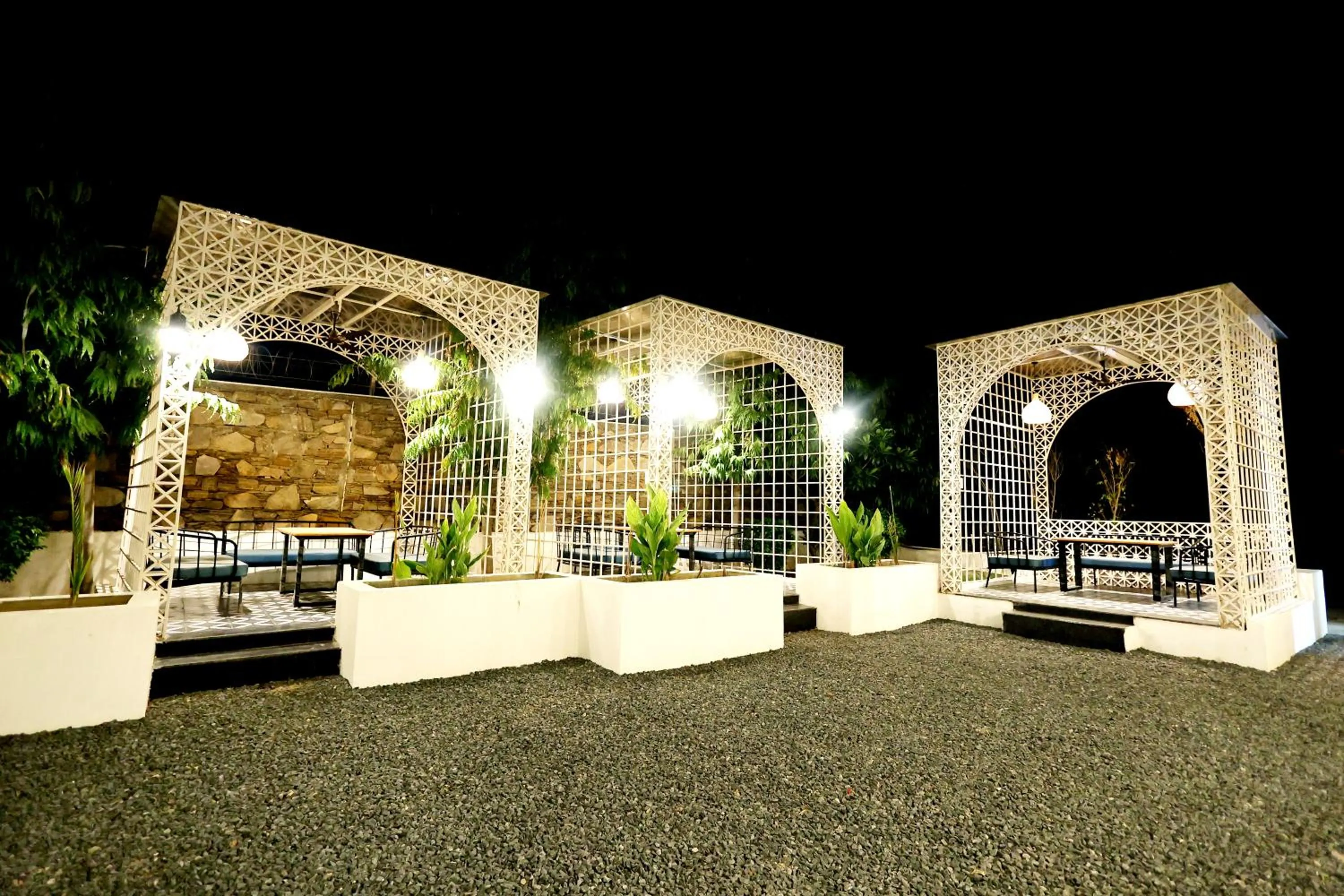 Restaurant/places to eat in Hari Mahal Resort