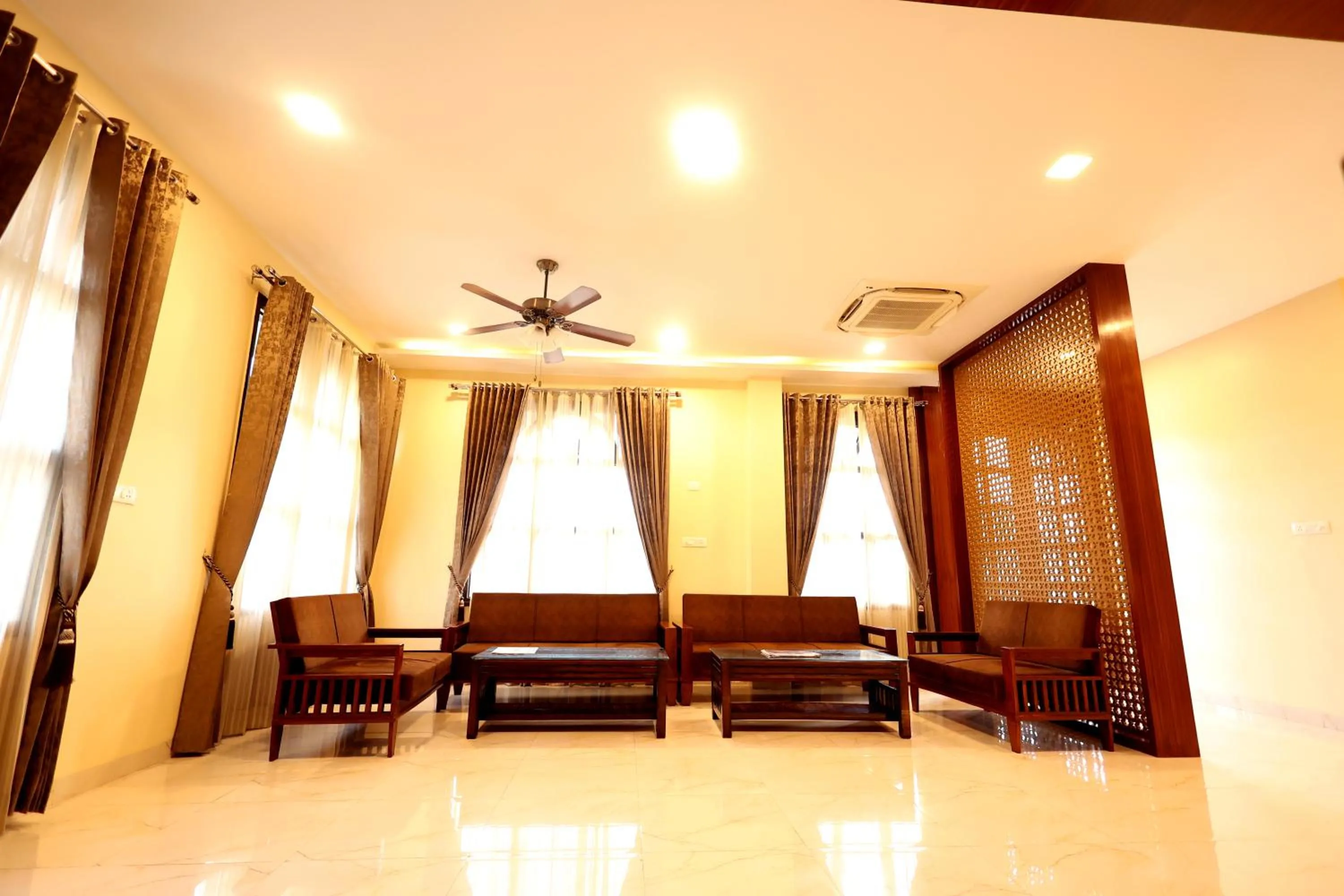 Living room in Hari Mahal Resort