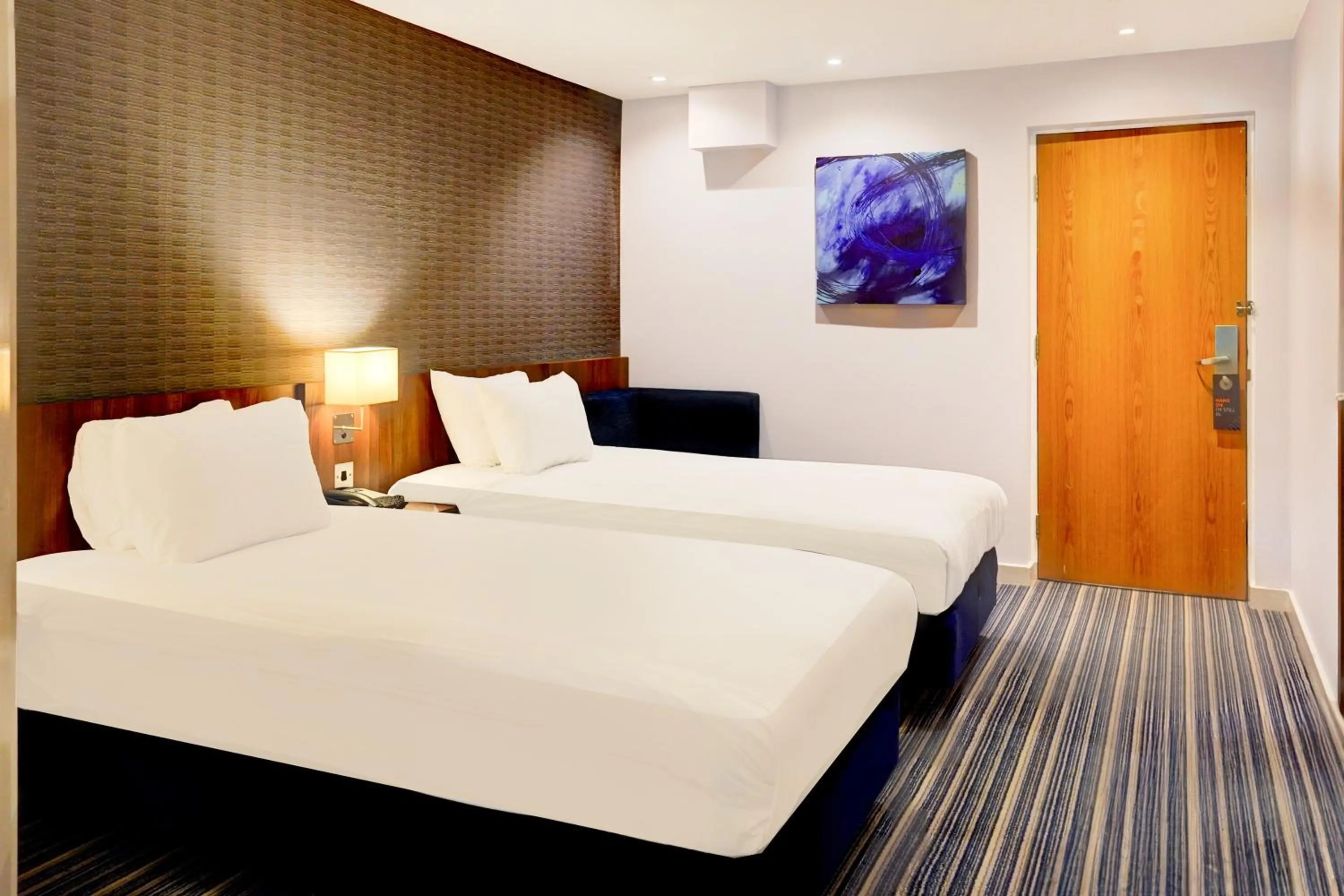 Standard Twin Room in Dancenter near Stoke On Trent former Holiday Inn