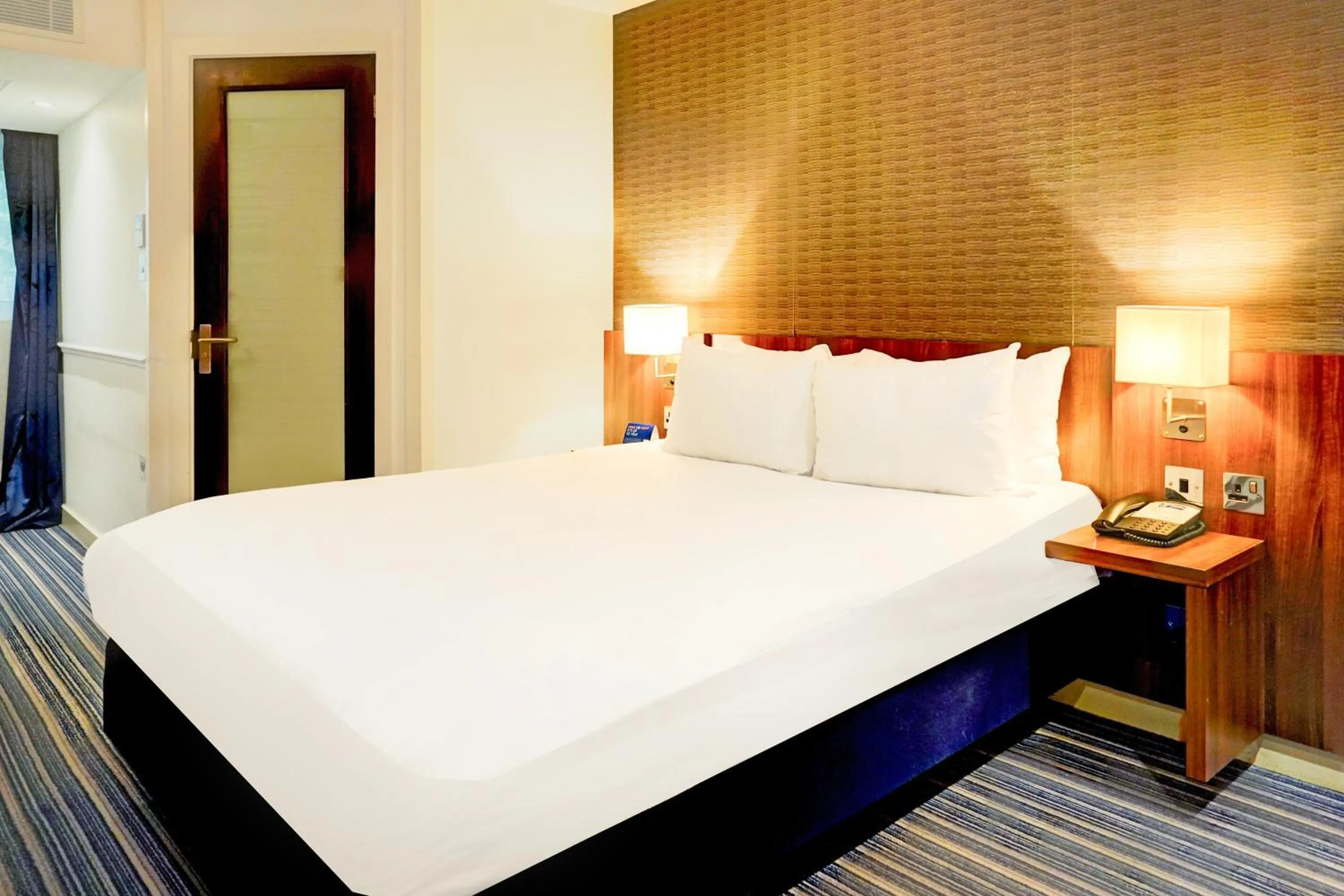 Standard Double Room in Dancenter near Stoke On Trent former Holiday Inn