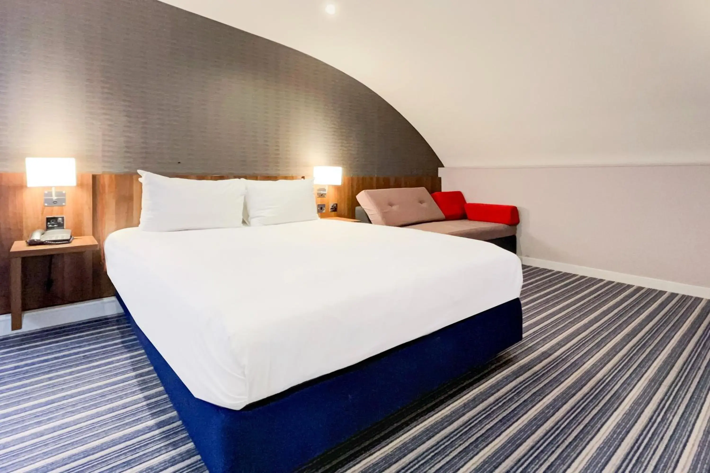 Double Room - Disability Access in Dancenter near Stoke On Trent former Holiday Inn Double Room - Disability Access in Dancenter near Stoke On Trent former Holiday Inn