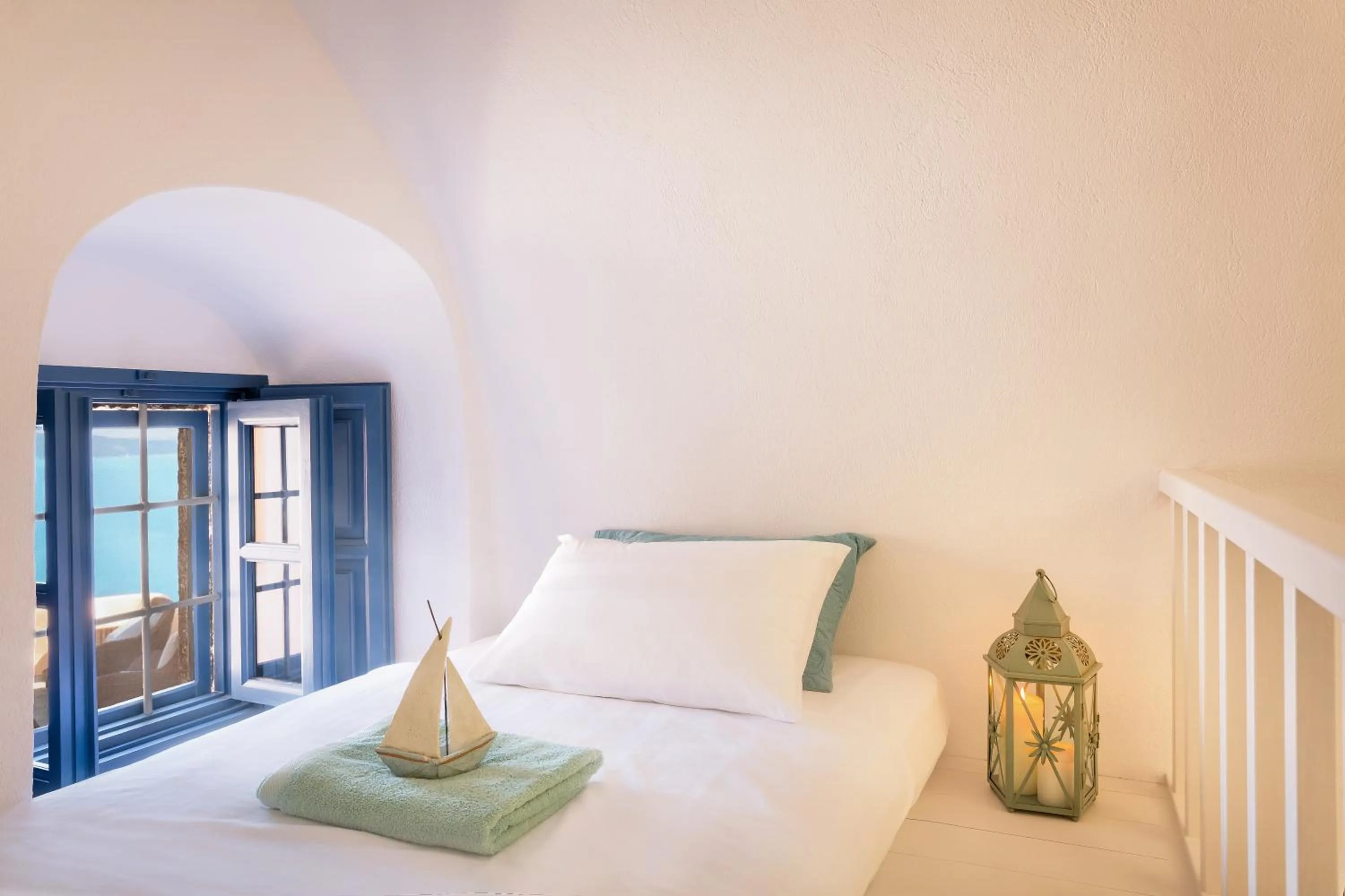 Bed in Horizon Aeifos Suites