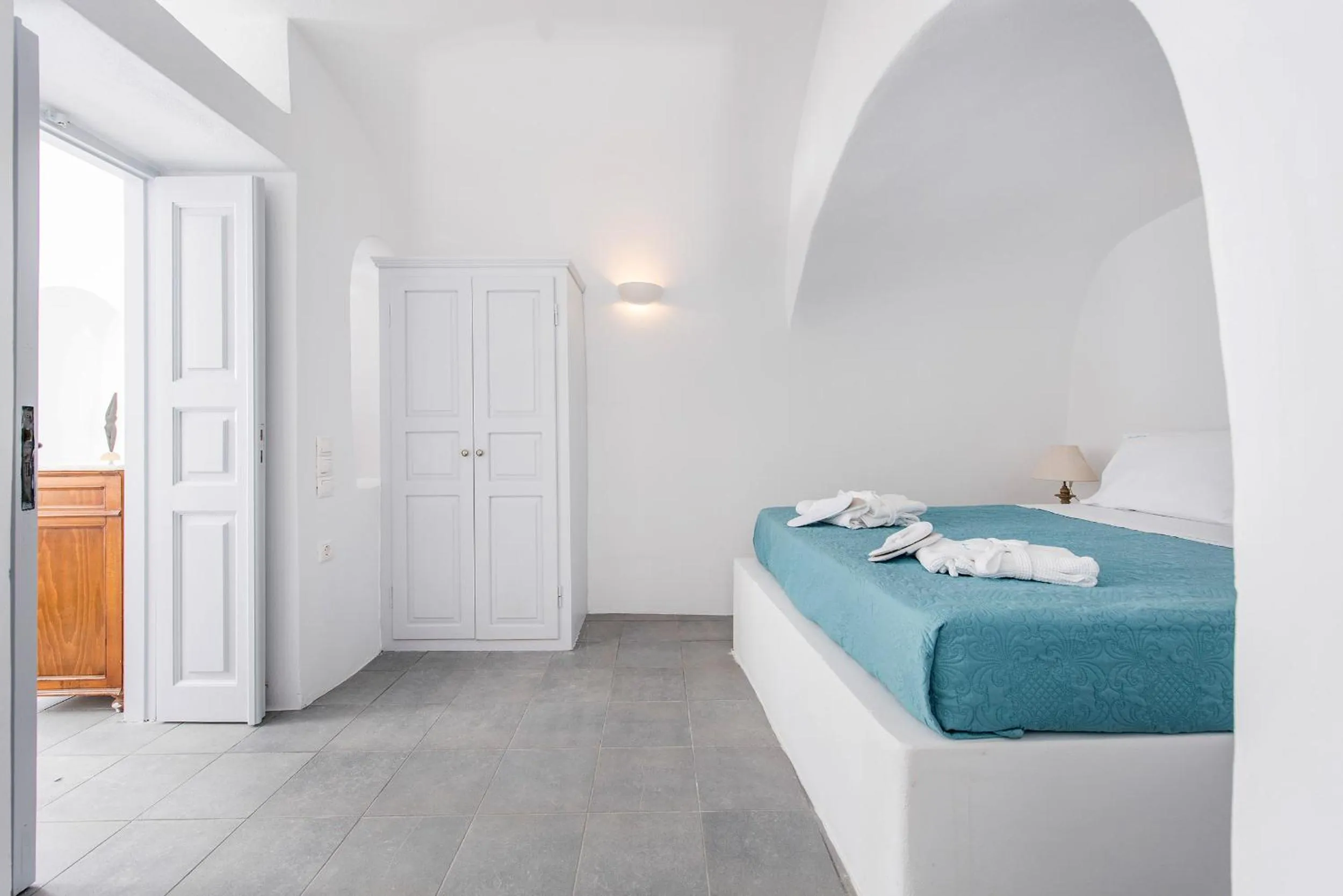 Photo of the whole room in Horizon Aeifos Suites