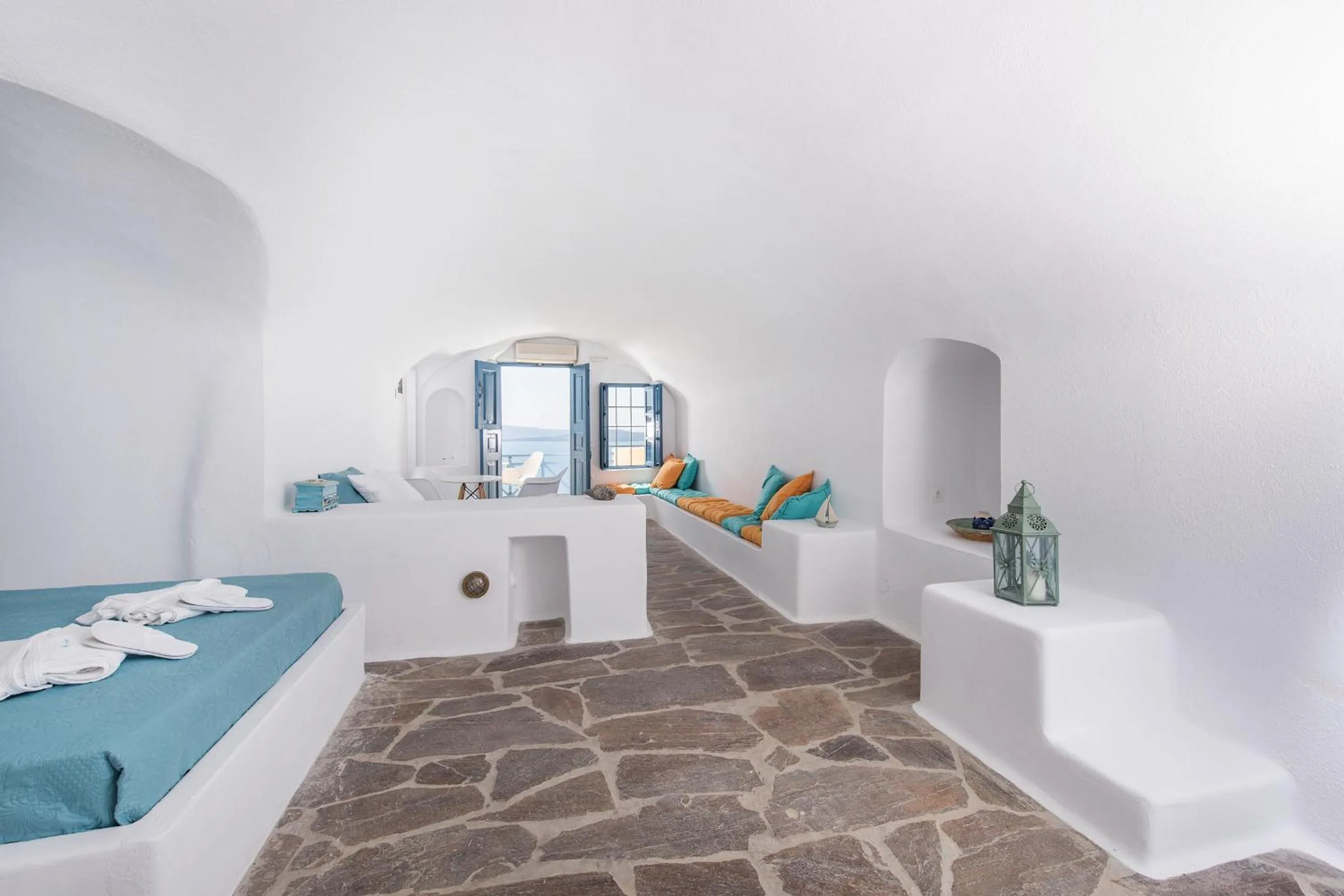 Photo of the whole room in Horizon Aeifos Suites