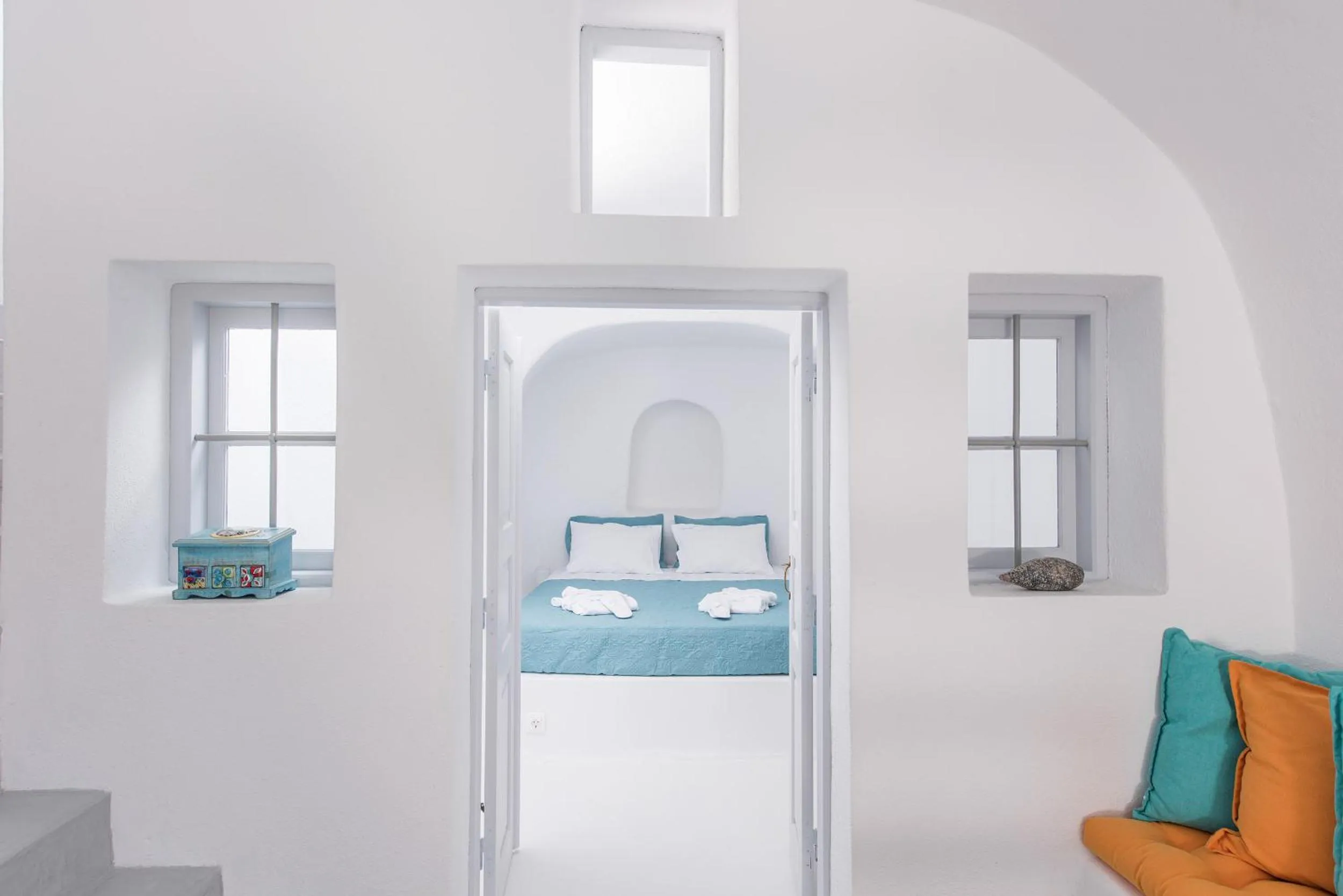 Photo of the whole room in Horizon Aeifos Suites