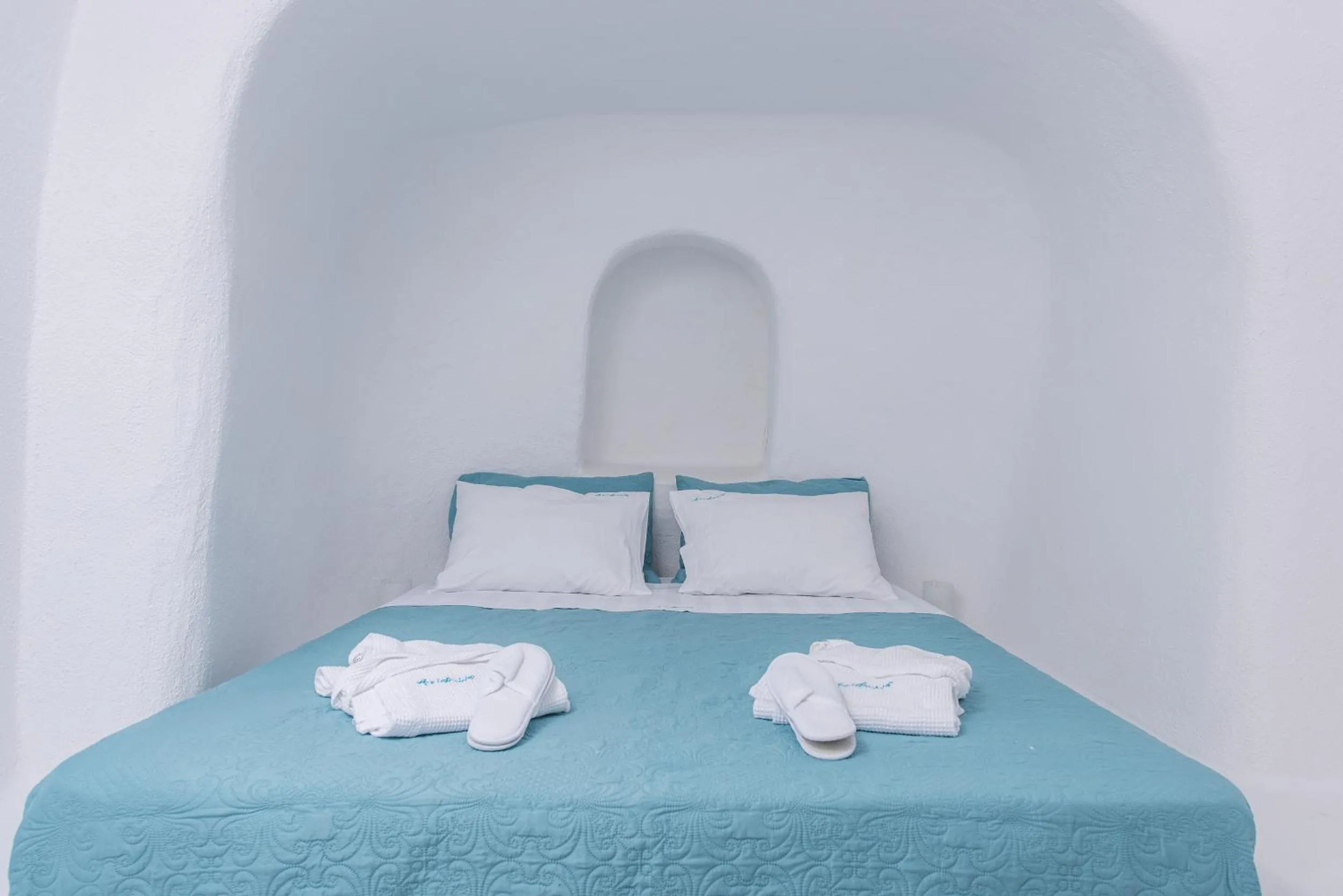 Bed in Horizon Aeifos Suites