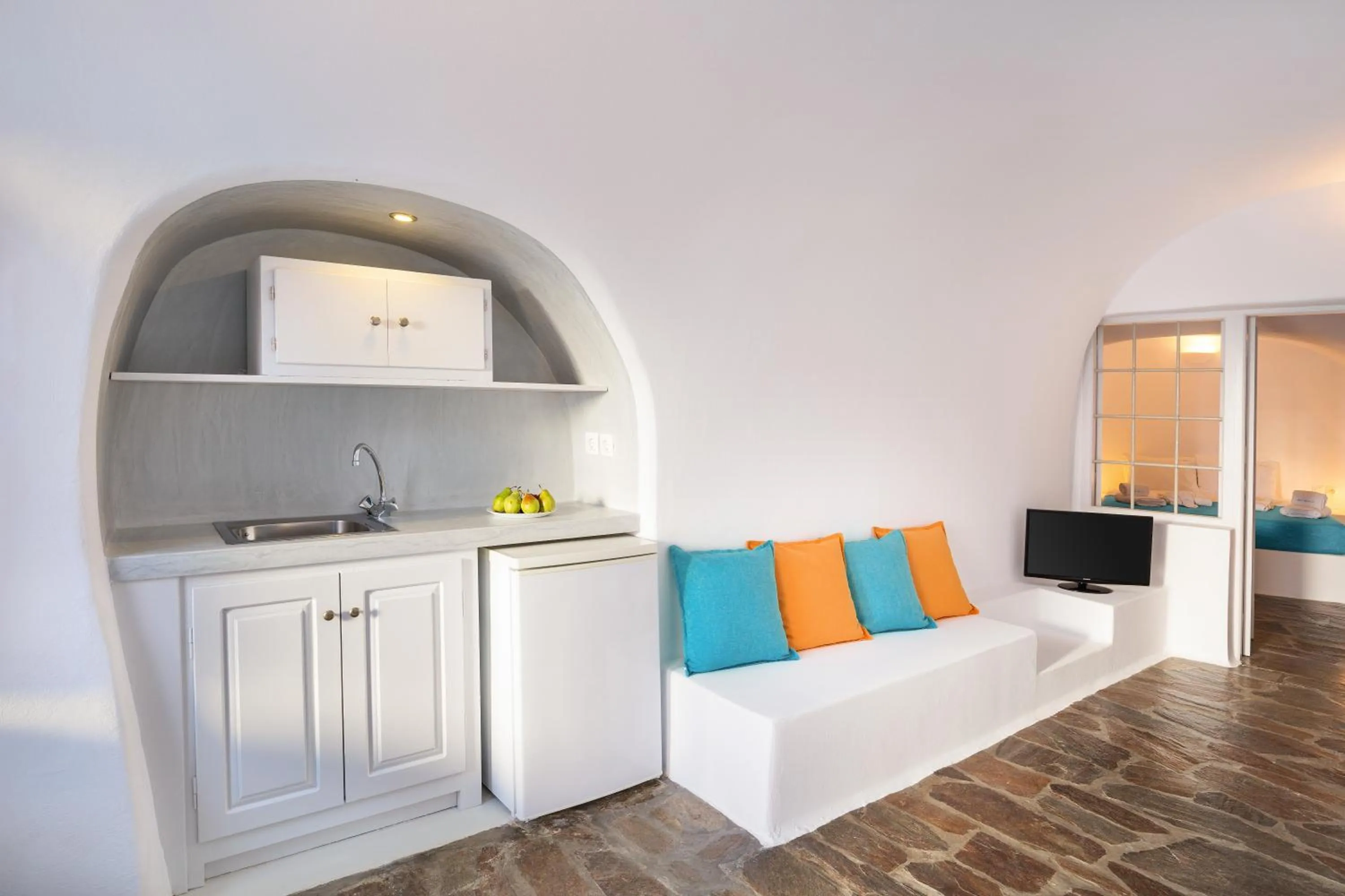 Kitchen or kitchenette in Horizon Aeifos Suites