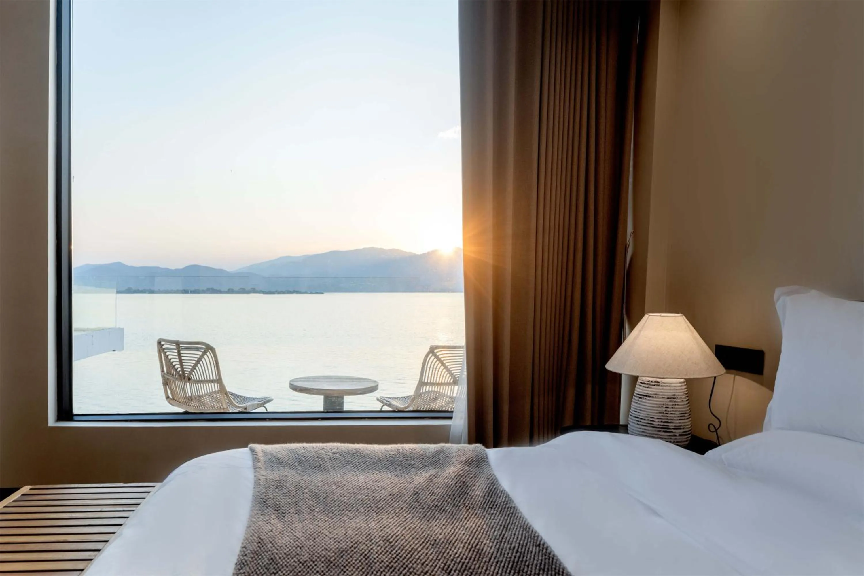 Bed in Dali Qingmai Seaview Resort