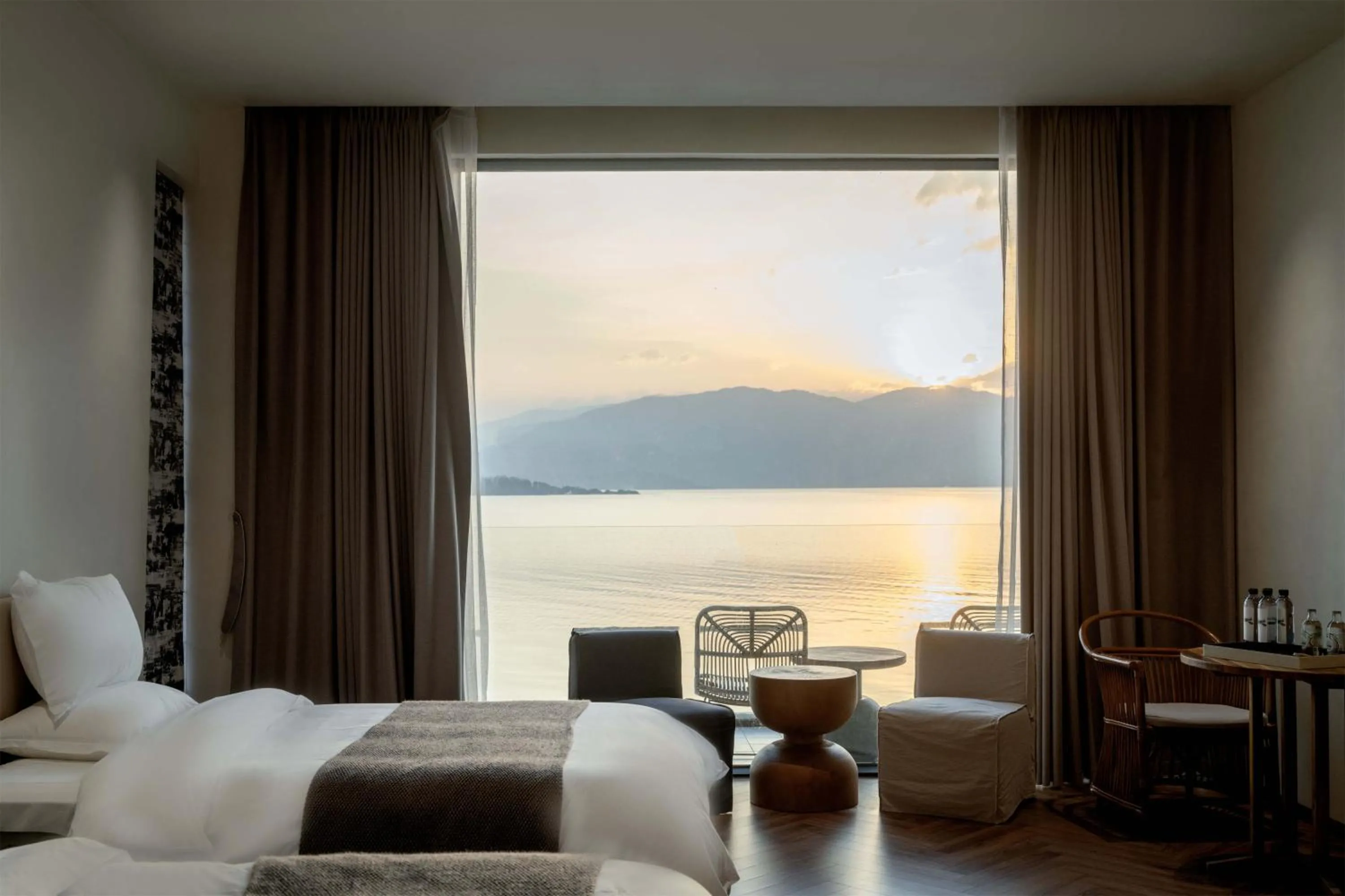 Bed in Dali Qingmai Seaview Resort