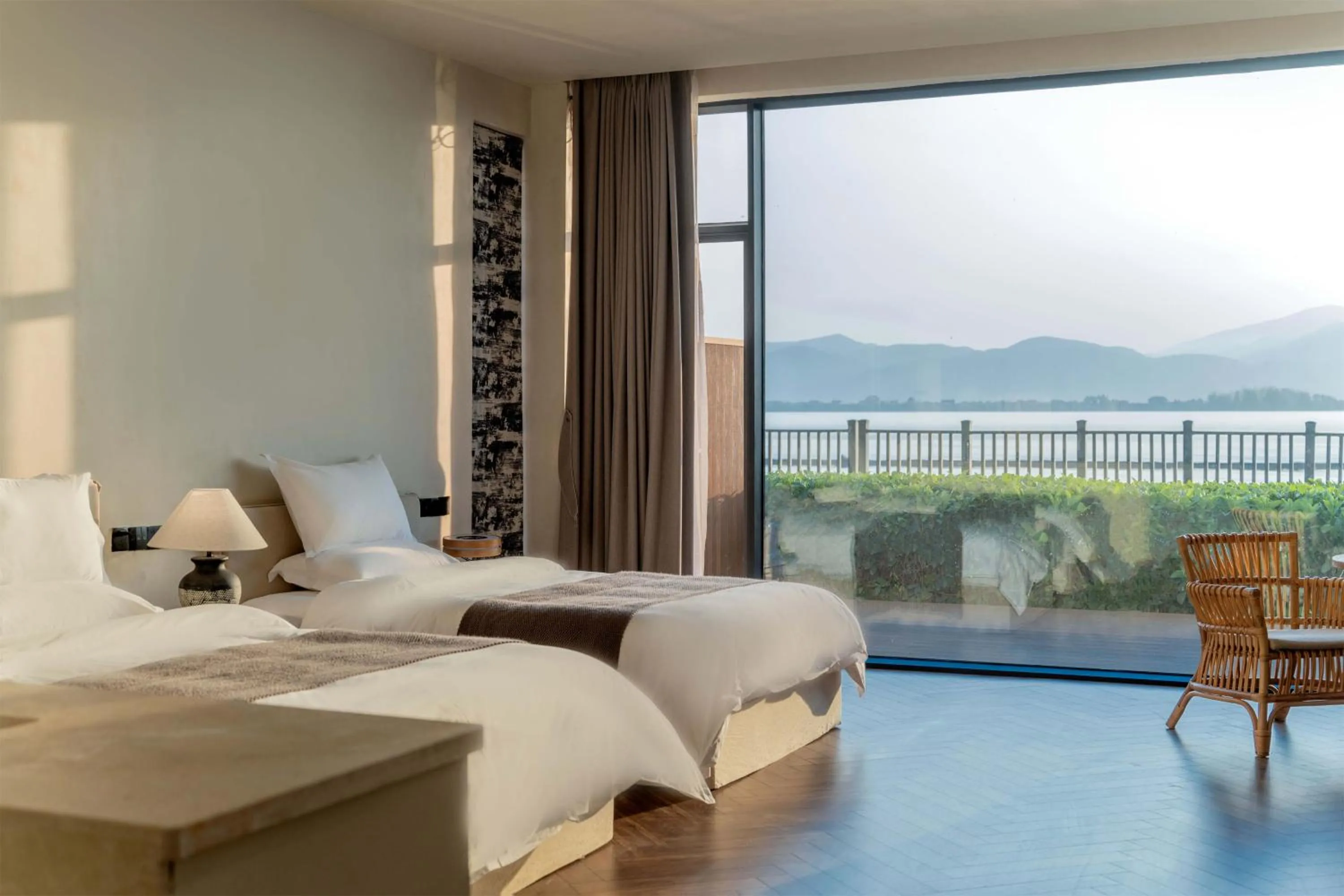 Bed in Dali Qingmai Seaview Resort