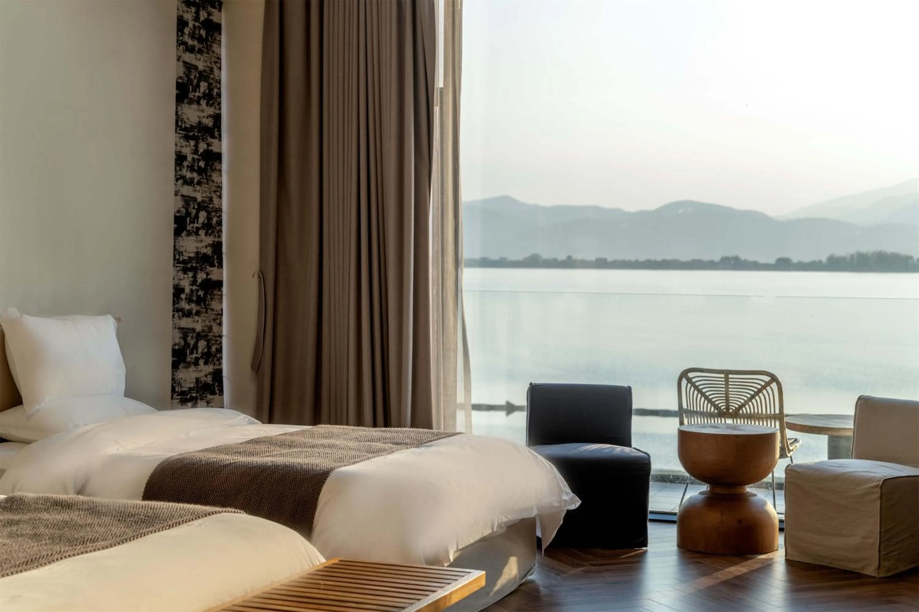 Bed in Dali Qingmai Seaview Resort