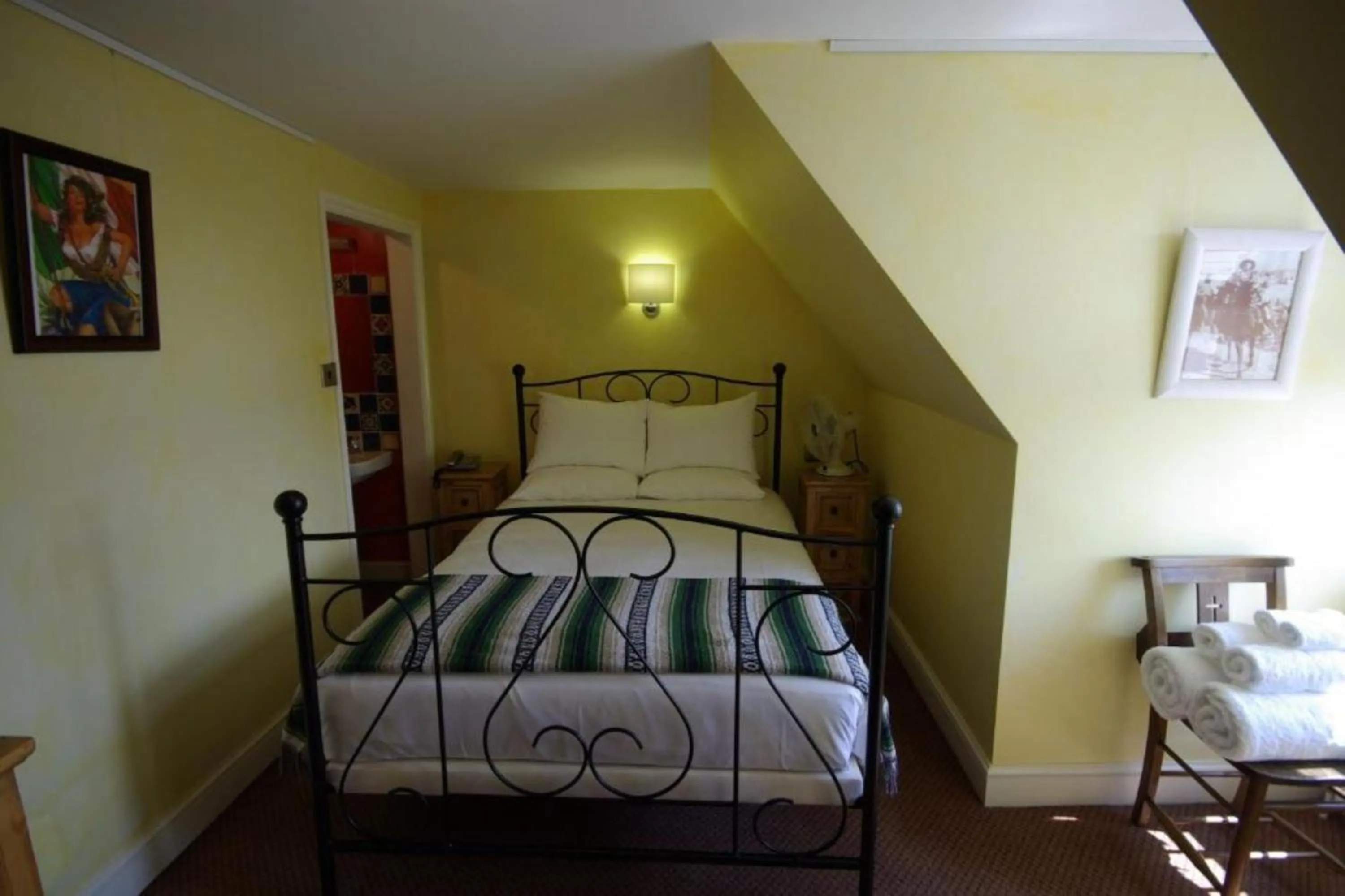 Standard Double Room with Shared Bathroom in Dancenter South London Camberwell