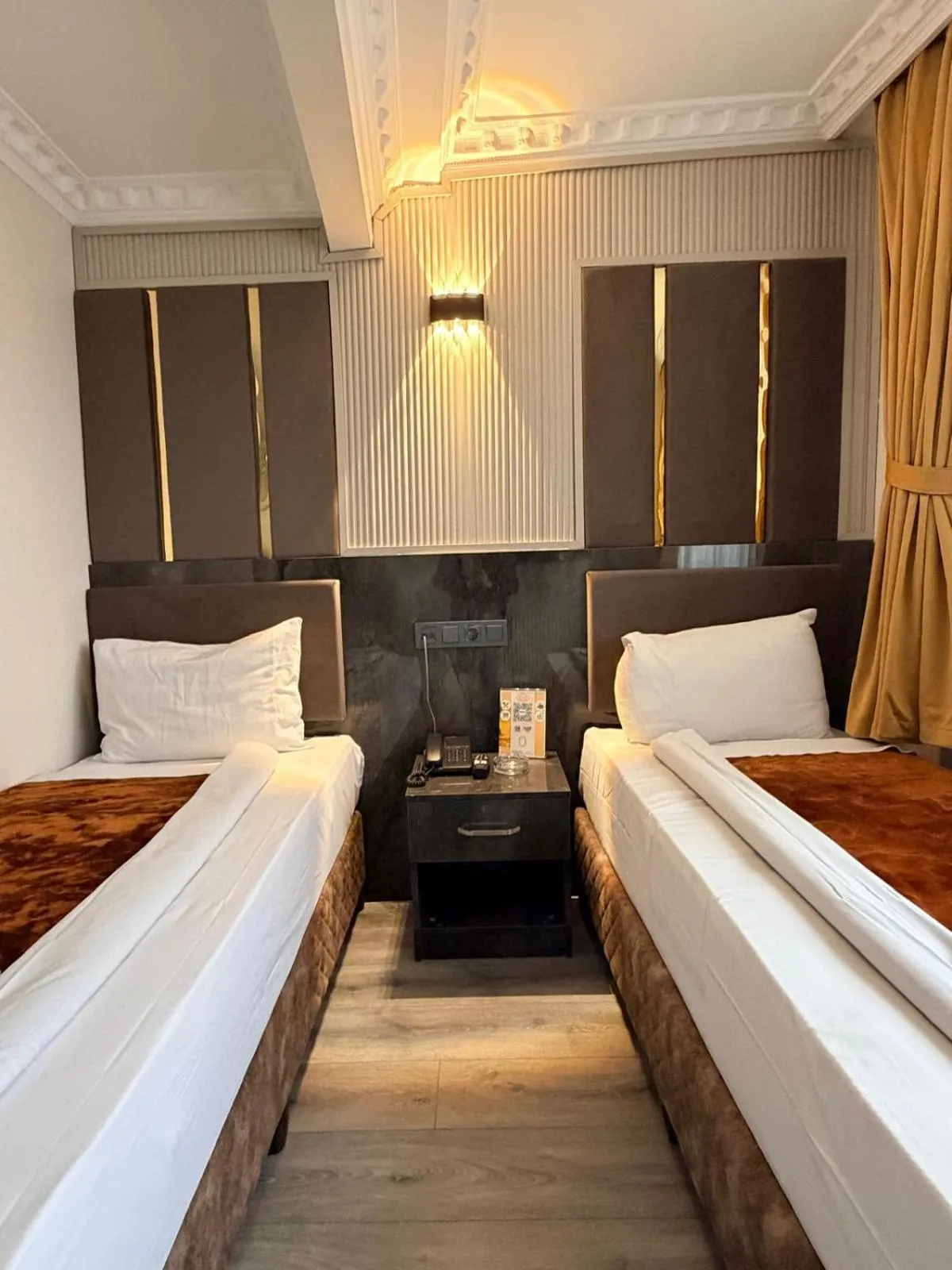 Twin Room with City View in AL KLAS Hotel