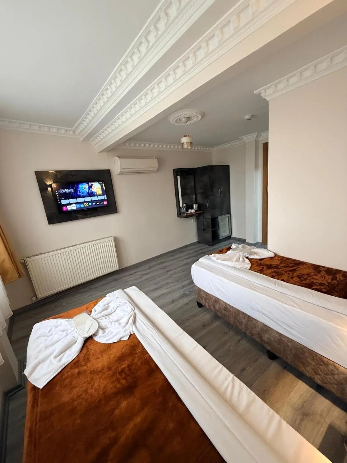 Twin Room with City View in AL KLAS Hotel
