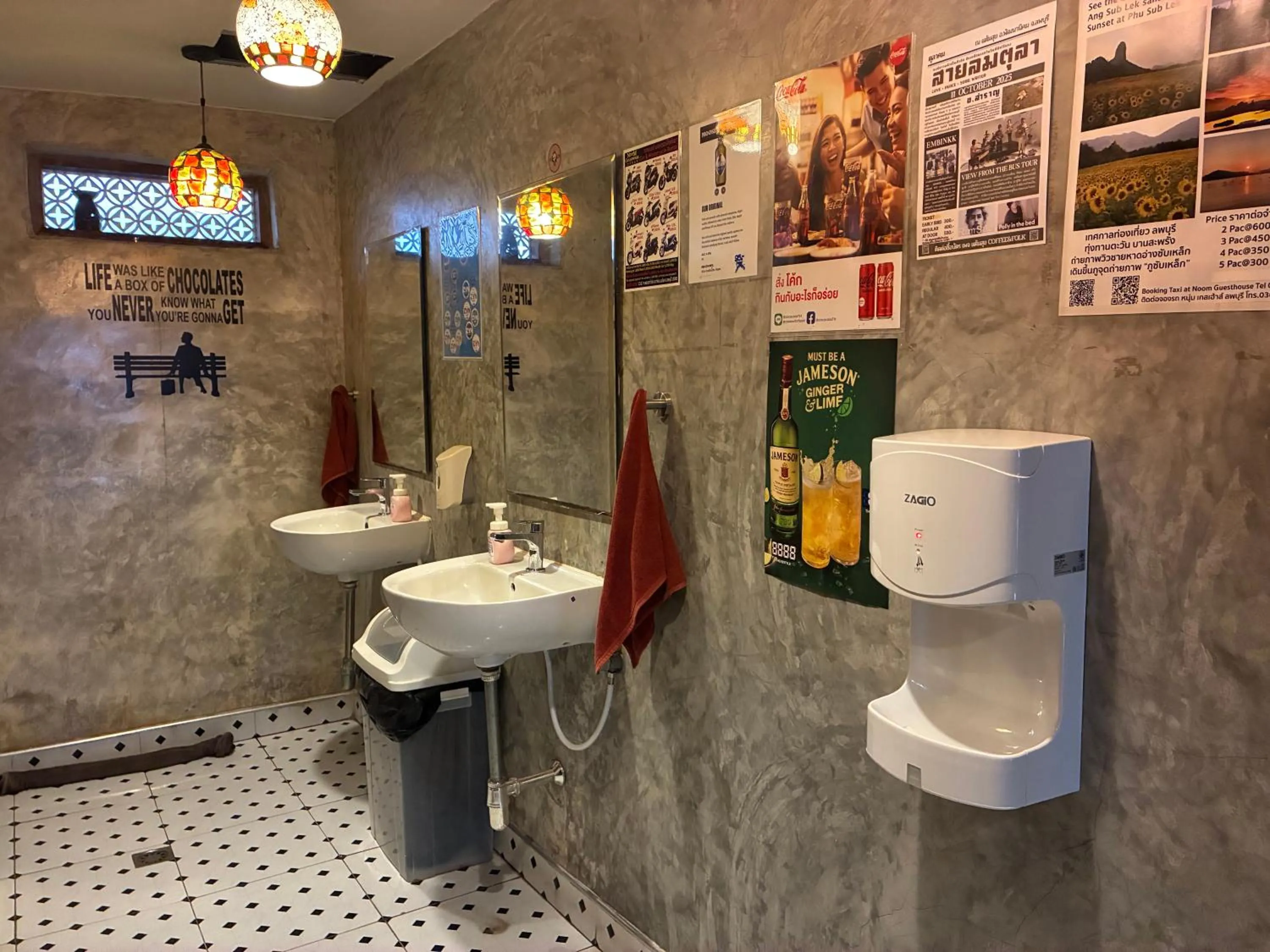 Toilet in Noom Guesthouse