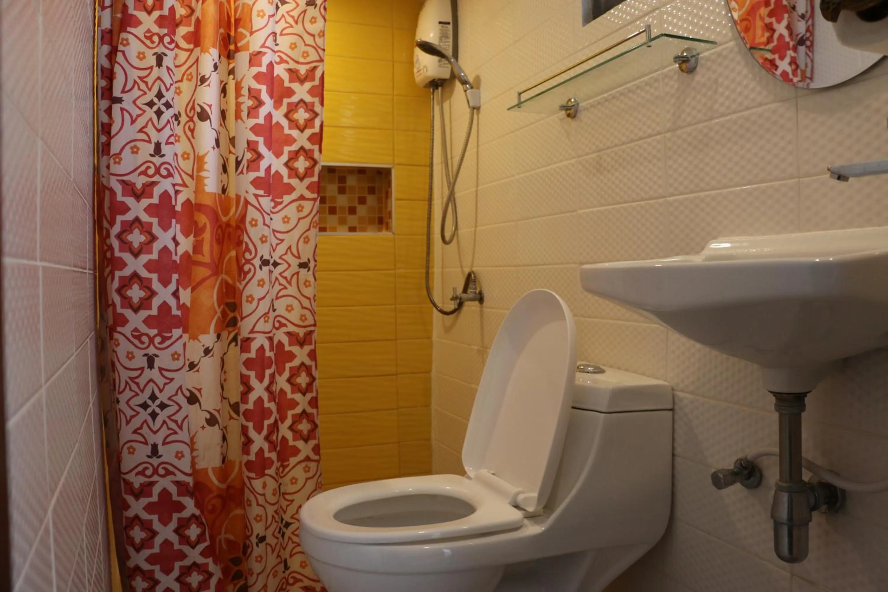 Bathroom in Noom Guesthouse
