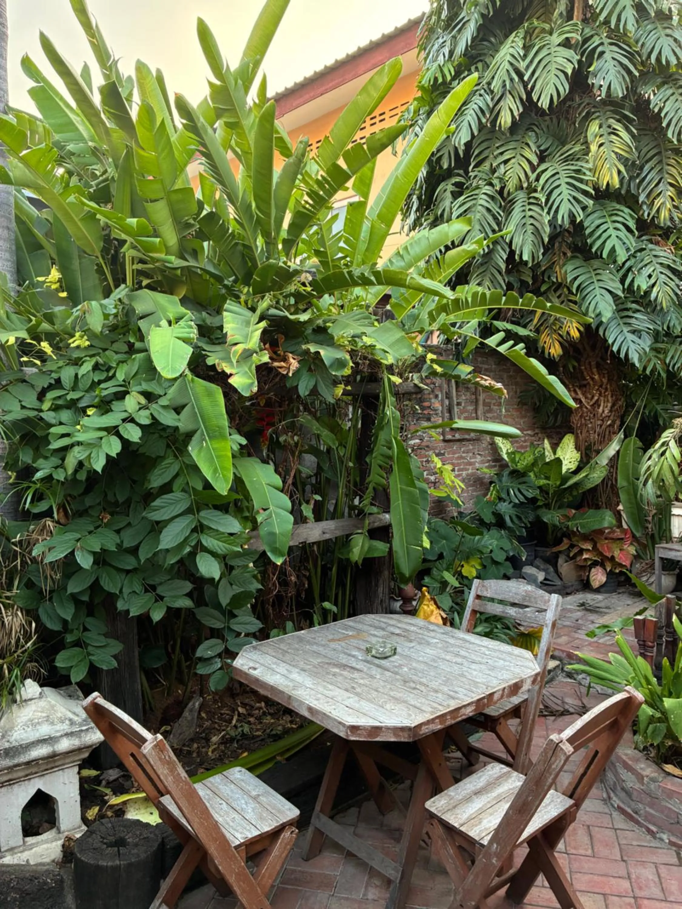 Day in Noom Guesthouse