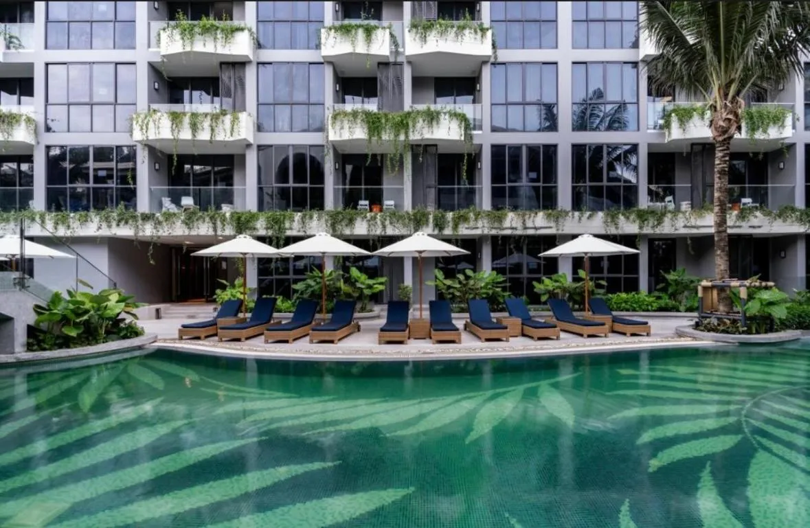 Swimming pool in La Green hotel and residence