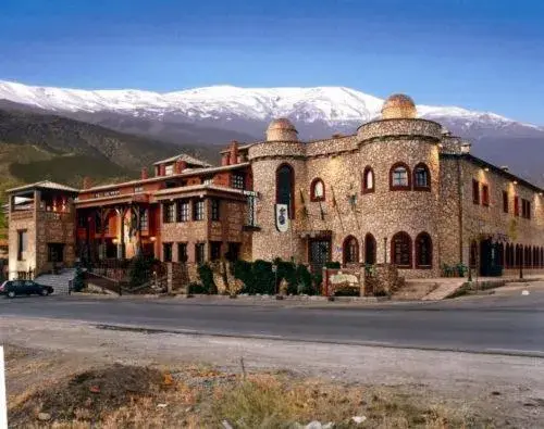 Property building in Hospederia del Zenete Property building in Hospederia del Zenete