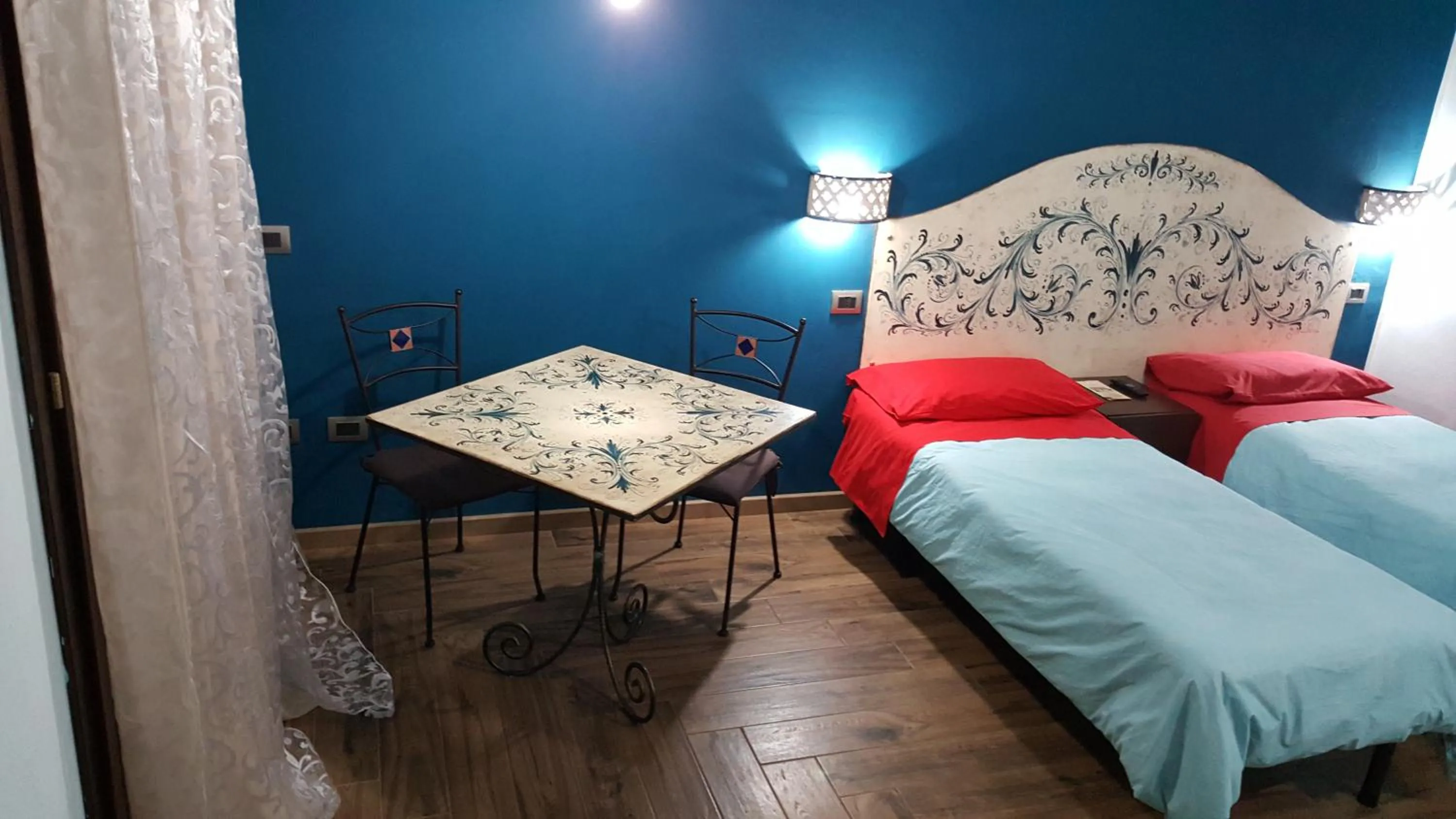 Photo of the whole room, Bed in B&B La Tartaruga