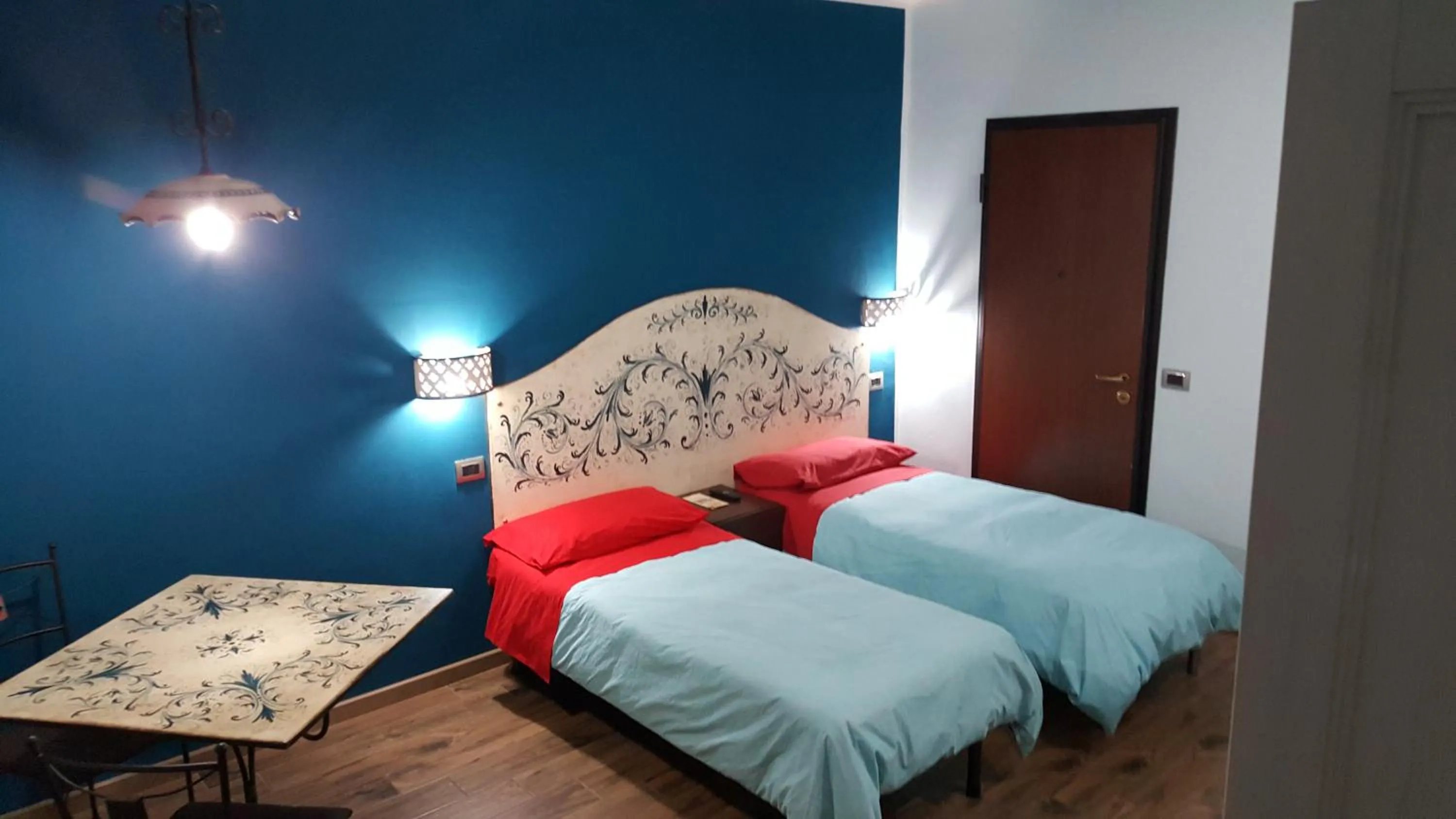 Photo of the whole room, Bed in B&B La Tartaruga