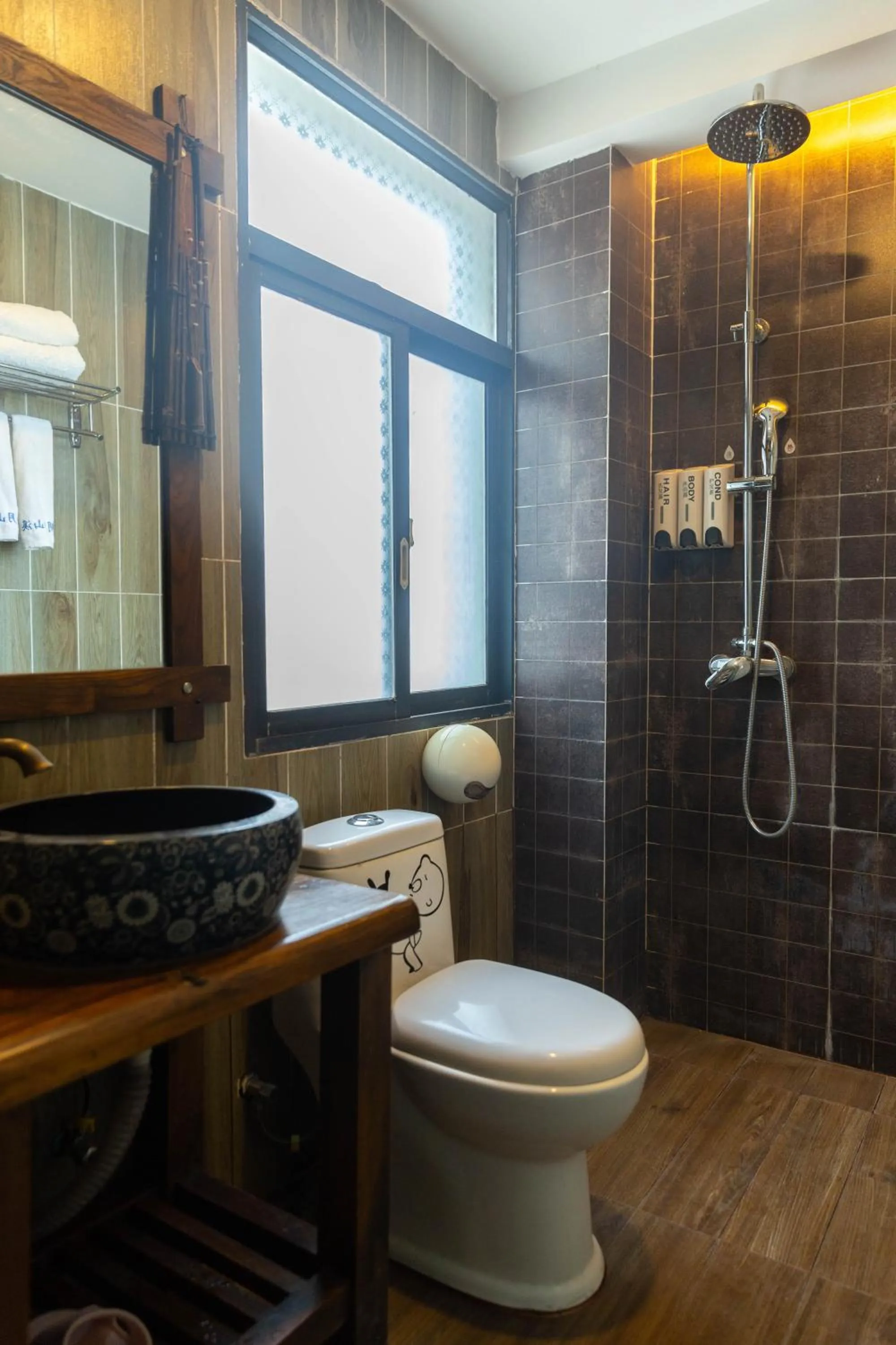 Toilet in Hotel California Zhangjiajie