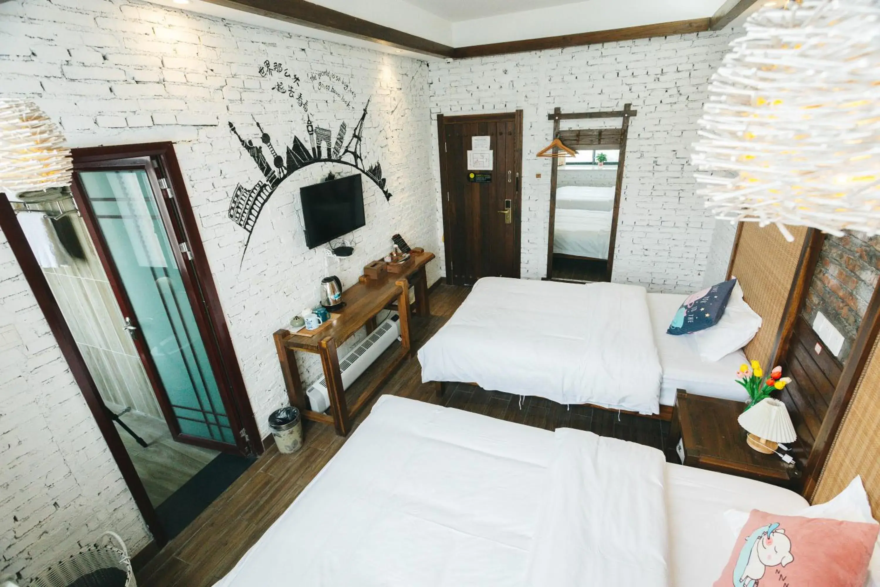 Deluxe Twin Room in Hotel California Zhangjiajie Deluxe Twin Room in Hotel California Zhangjiajie
