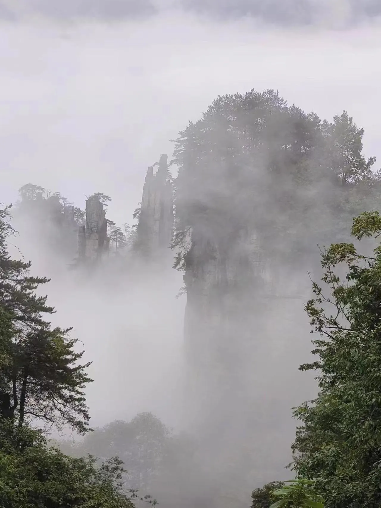 Mountain view in Hotel California Zhangjiajie