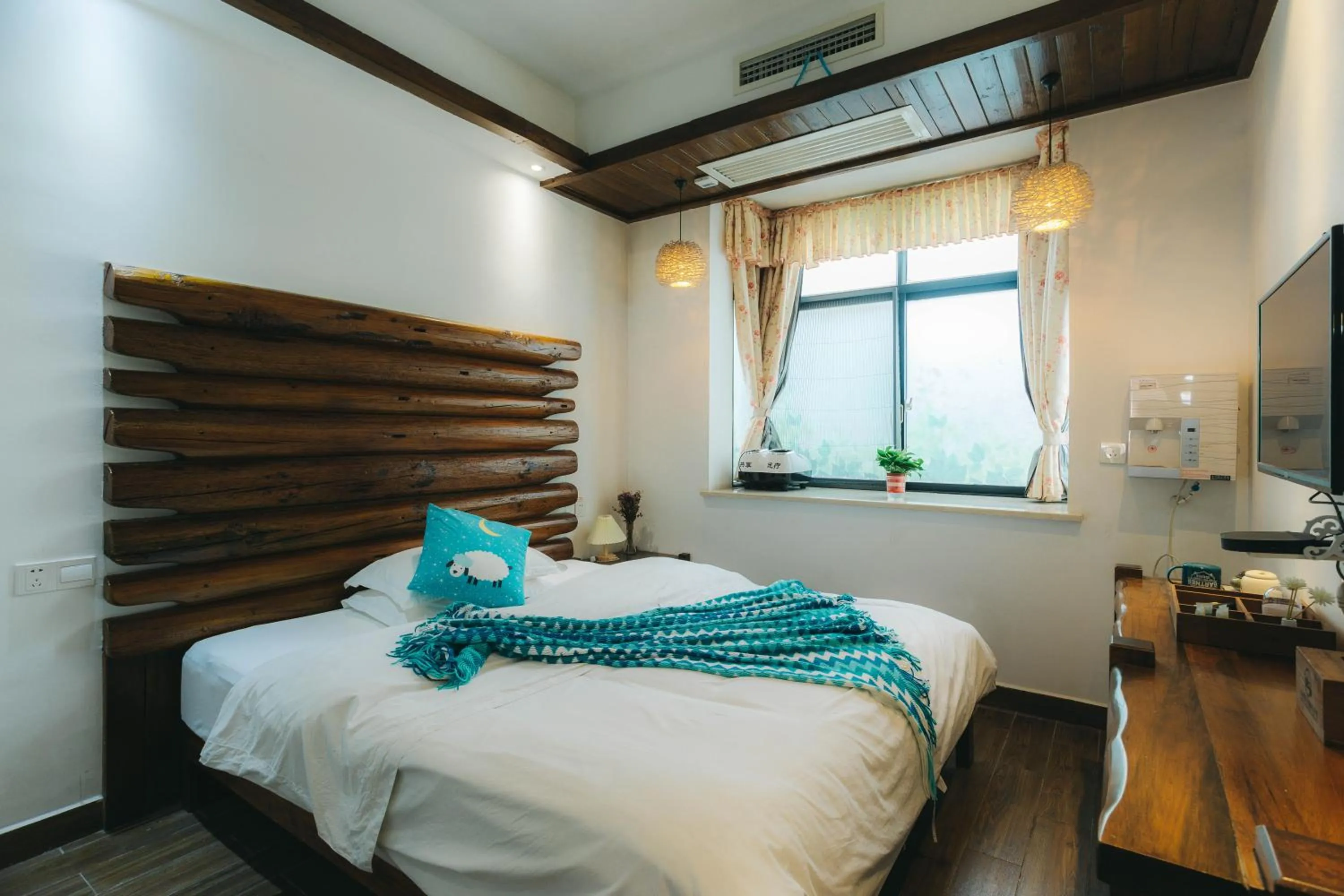 Bed in Hotel California Zhangjiajie