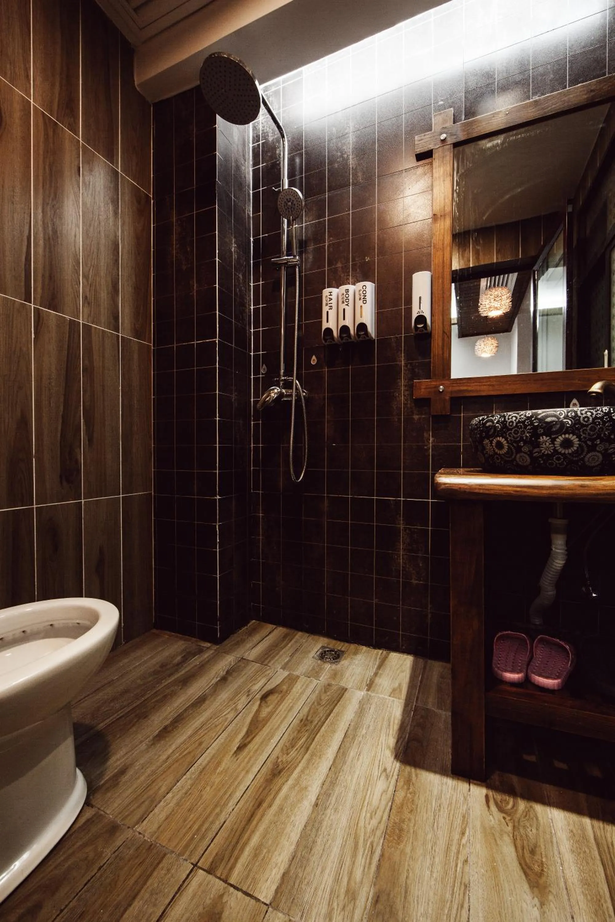 Decorative detail in Hotel California Zhangjiajie