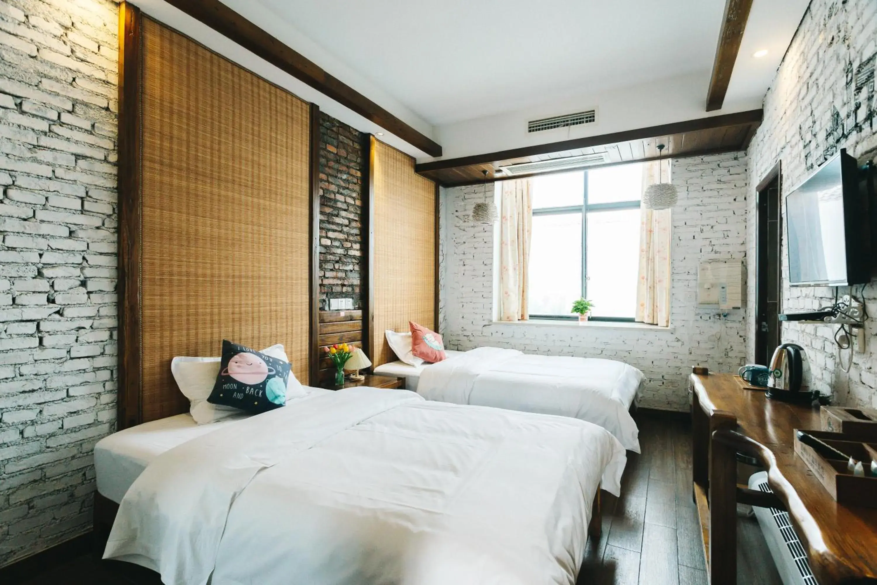 Deluxe Twin Room in Hotel California Zhangjiajie Deluxe Twin Room in Hotel California Zhangjiajie