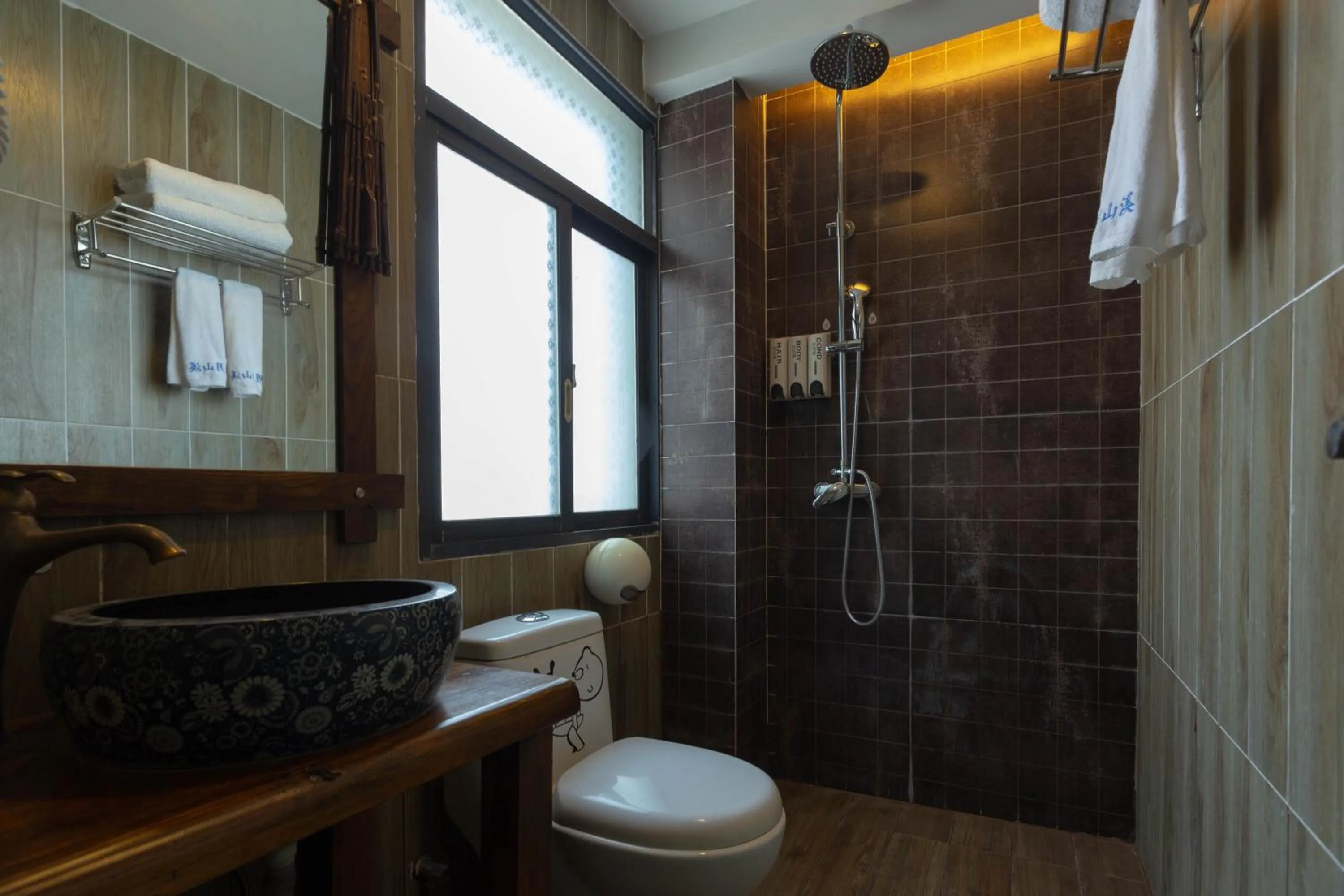 Toilet in Hotel California Zhangjiajie