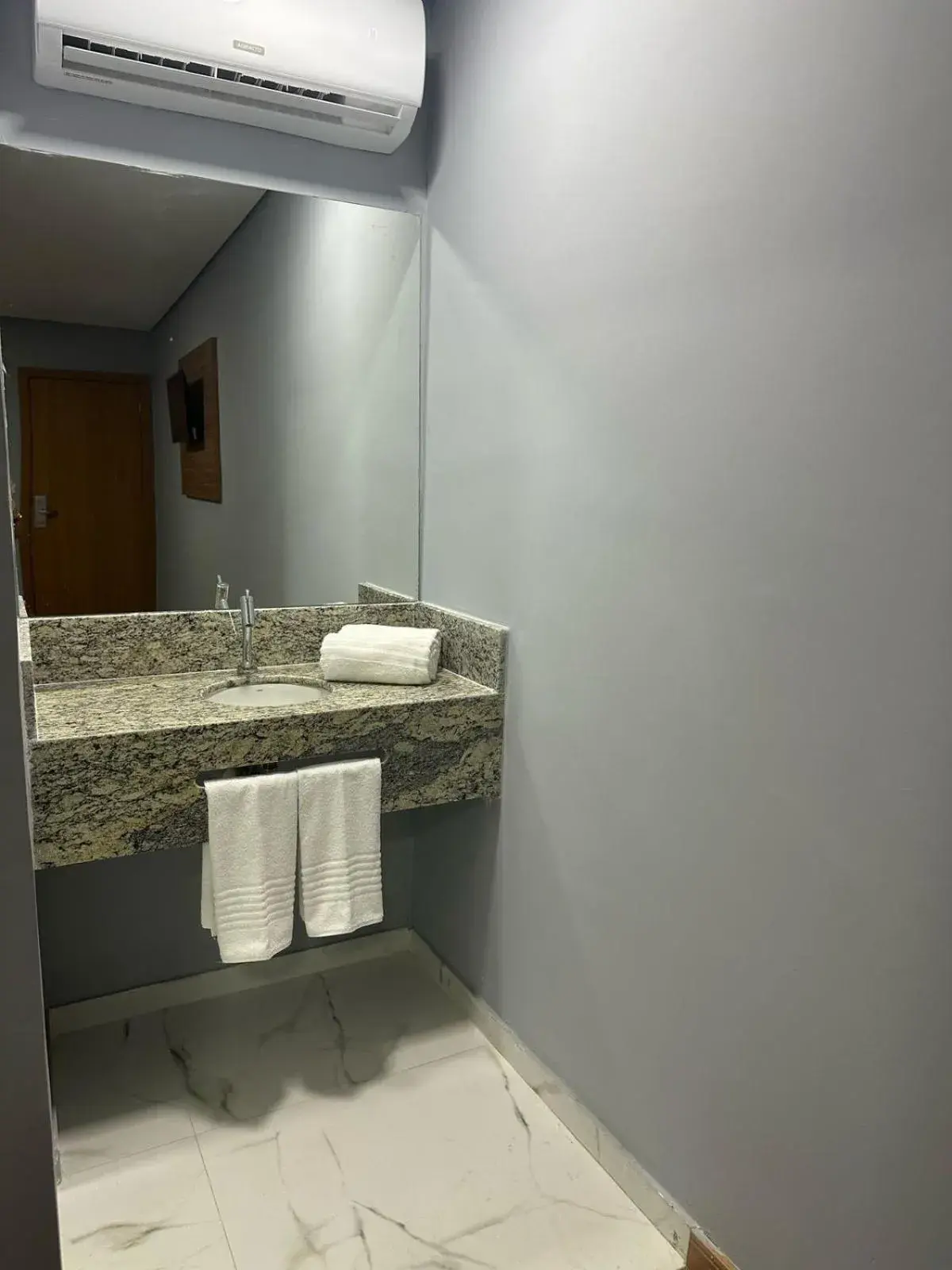 Triple Room - single occupancy in Hotel Premier Triple Room - single occupancy in Hotel Premier