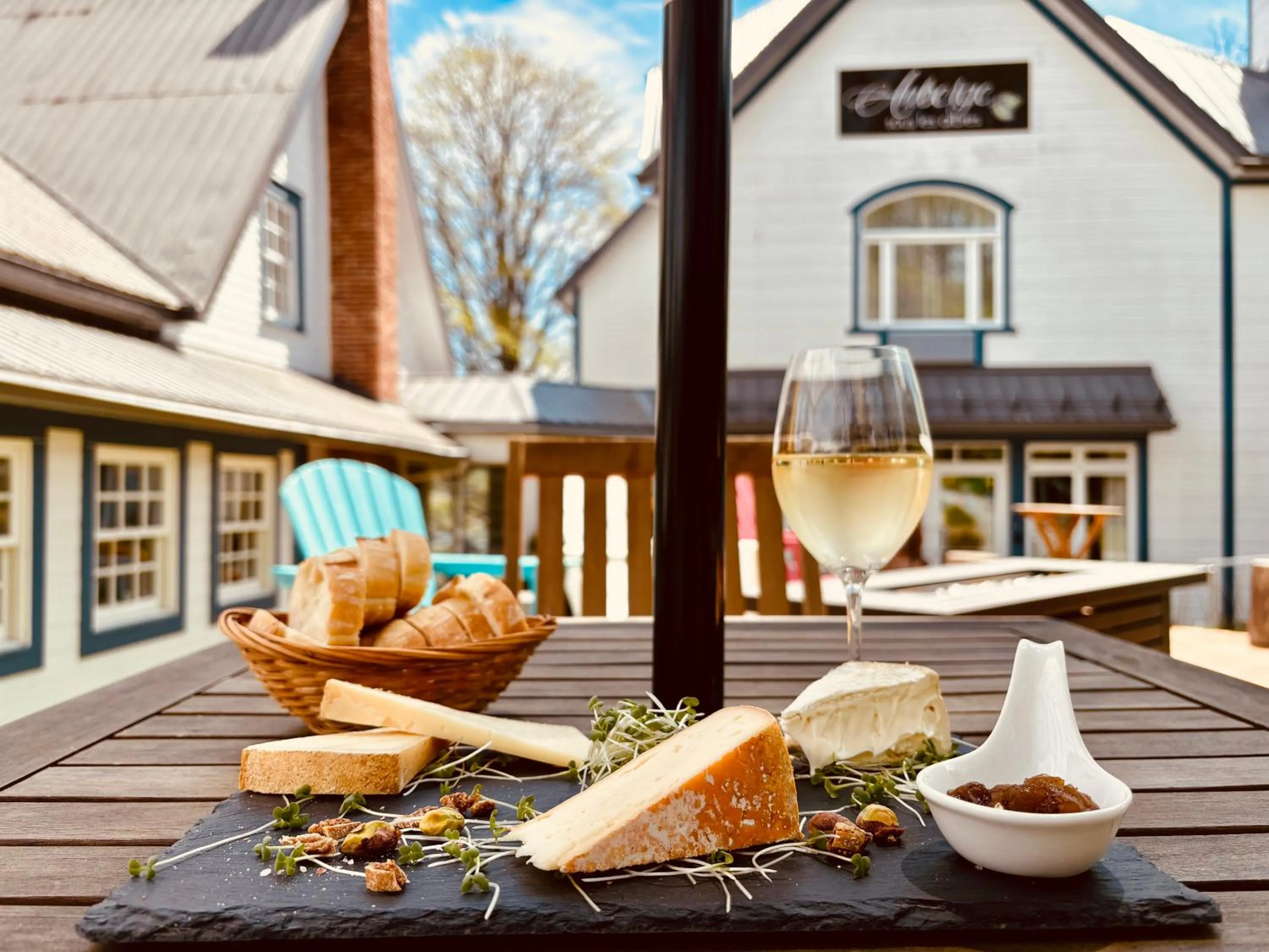 Property building in Auberge Sous les Arbres