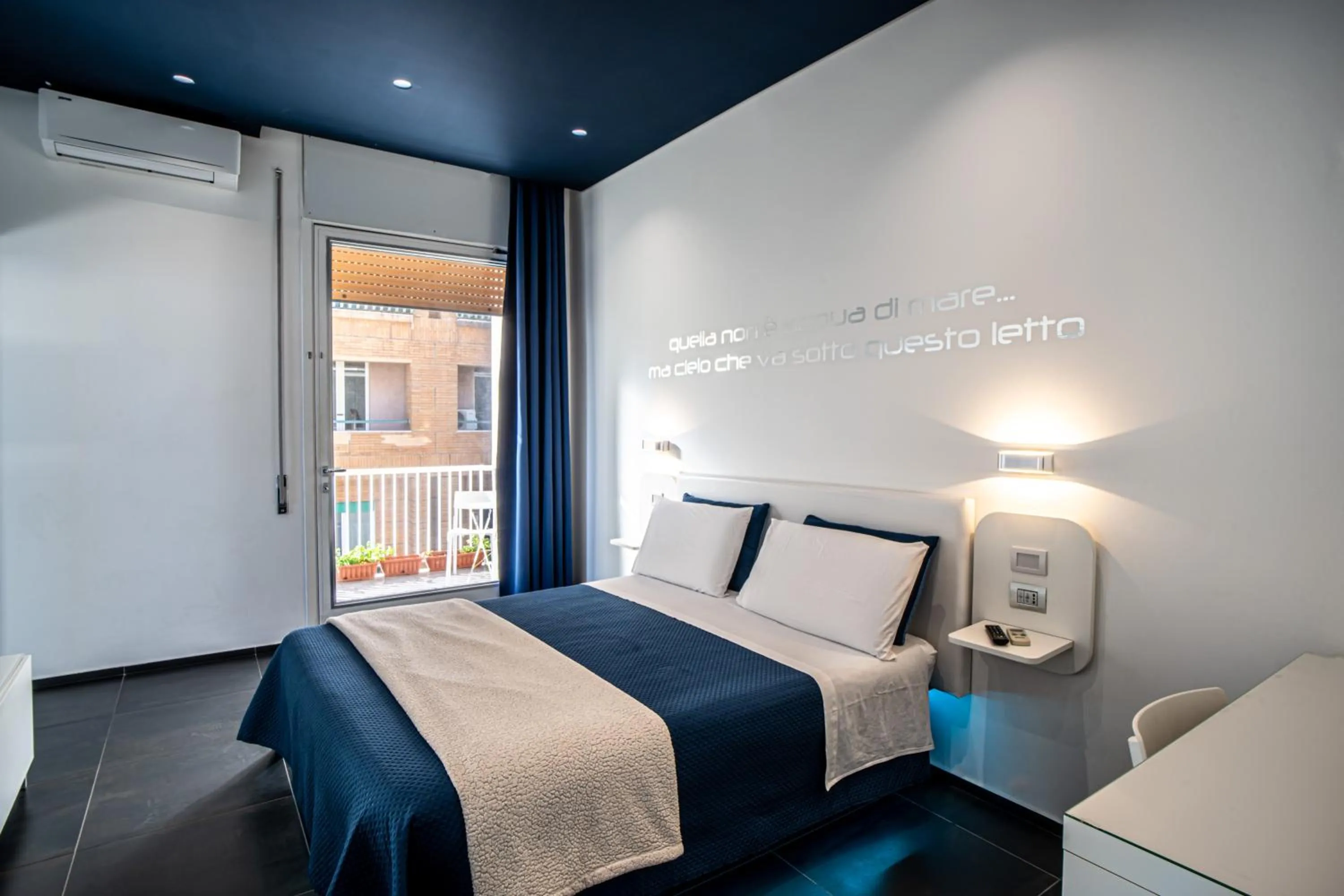 Balcony/Terrace, Bed in Skyhouse Beverello