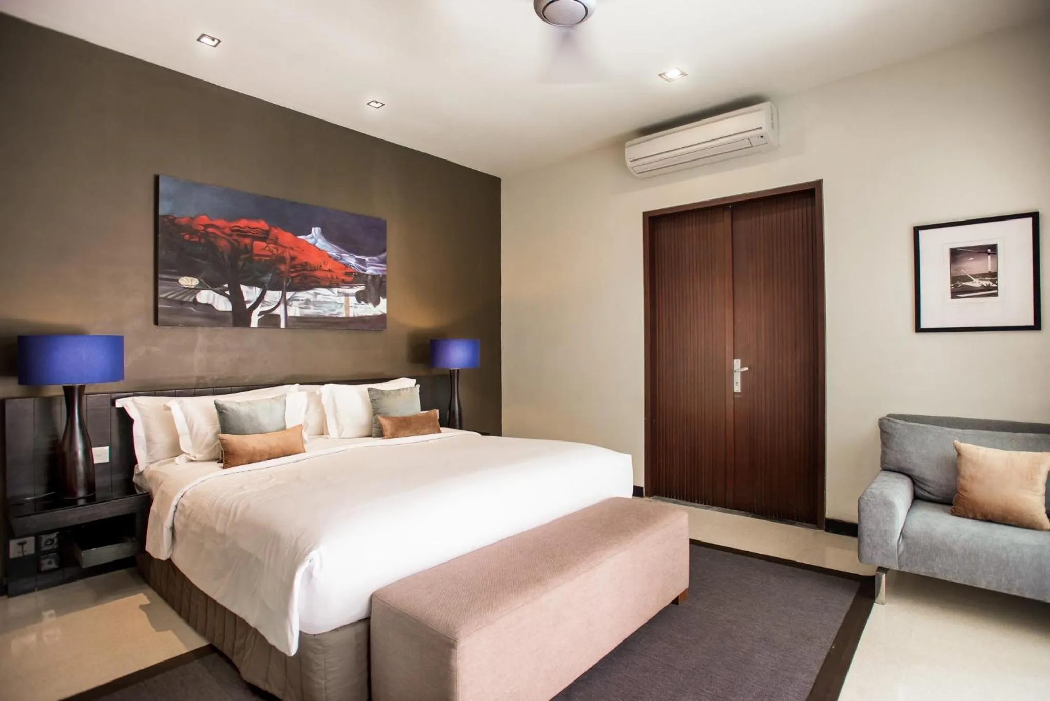 Bedroom, Bed in Cicada Luxury Townhouses