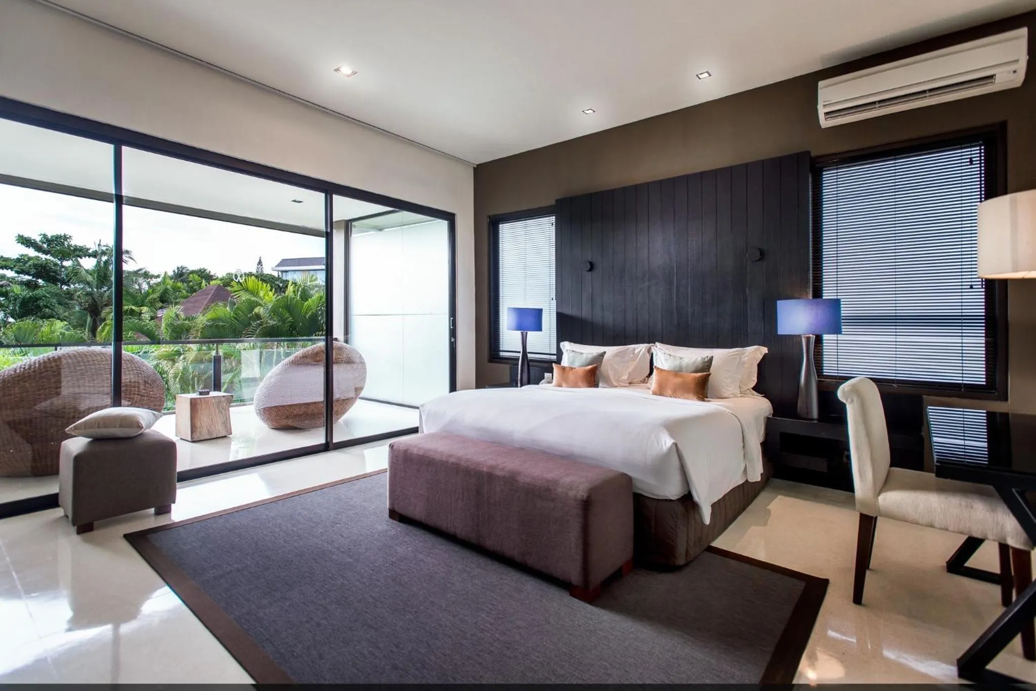 Bedroom, Bed in Cicada Luxury Townhouses