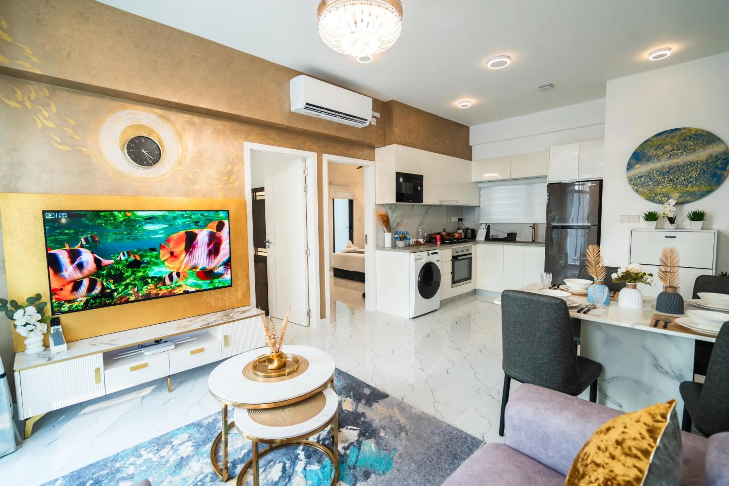 Deluxe Queen Suite in Aina Residency Beachfront Hotel