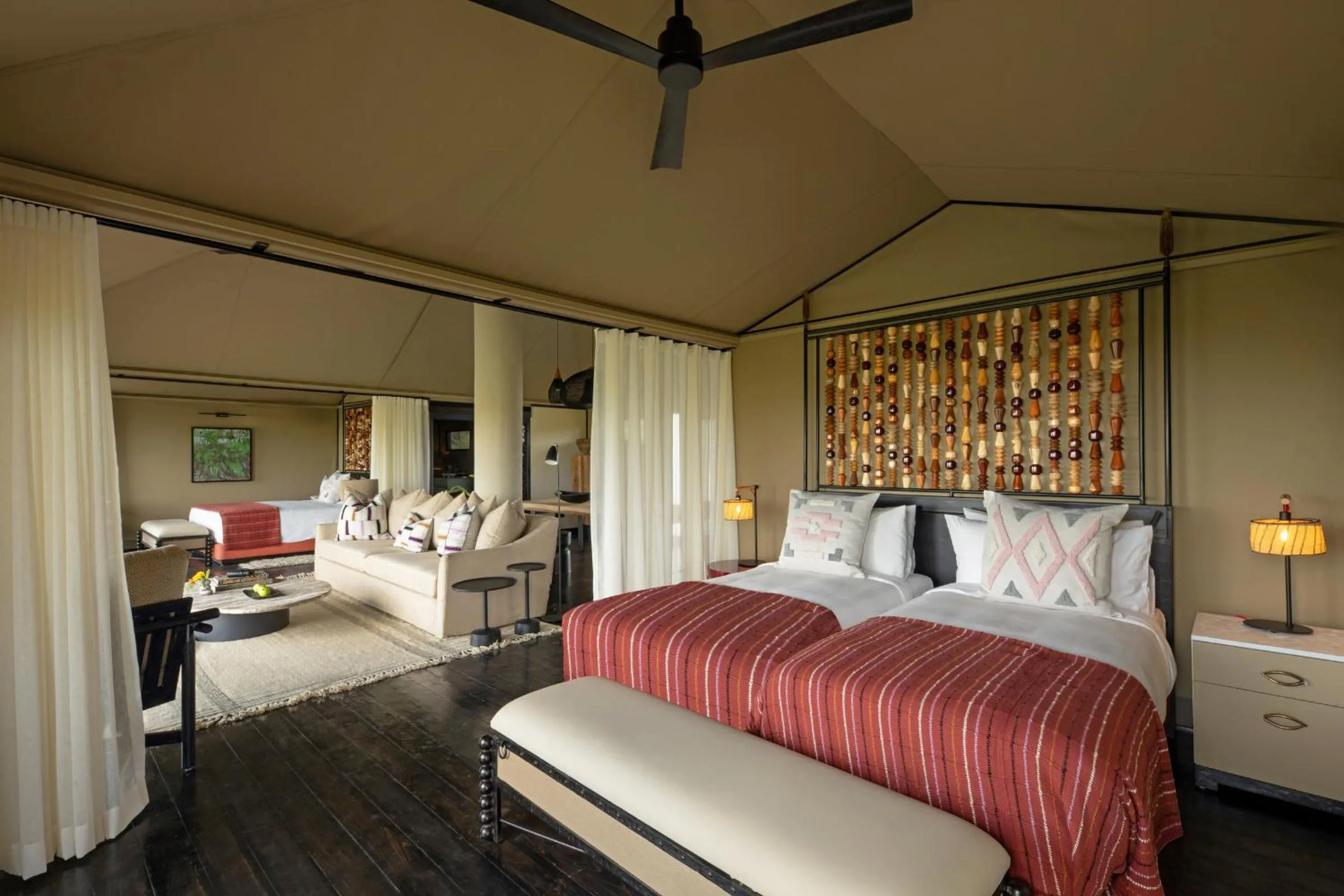 Living room, Bed in Mahali Mzuri