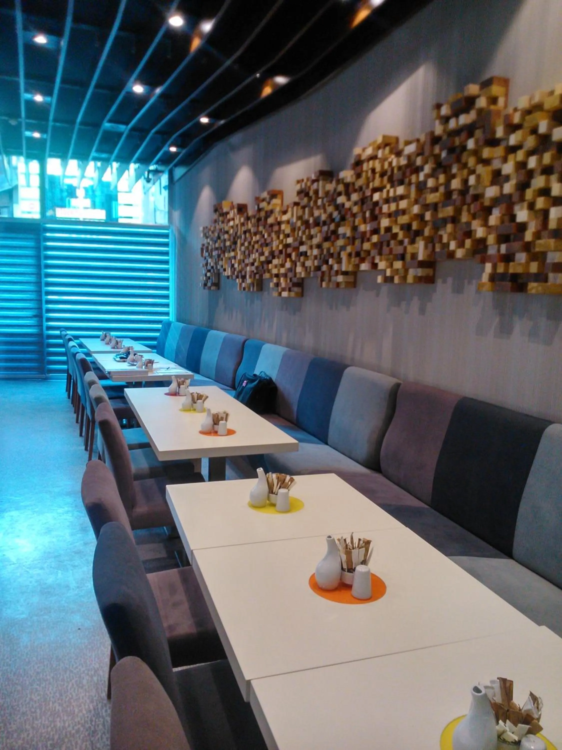 Restaurant/places to eat in All Inn Hotel