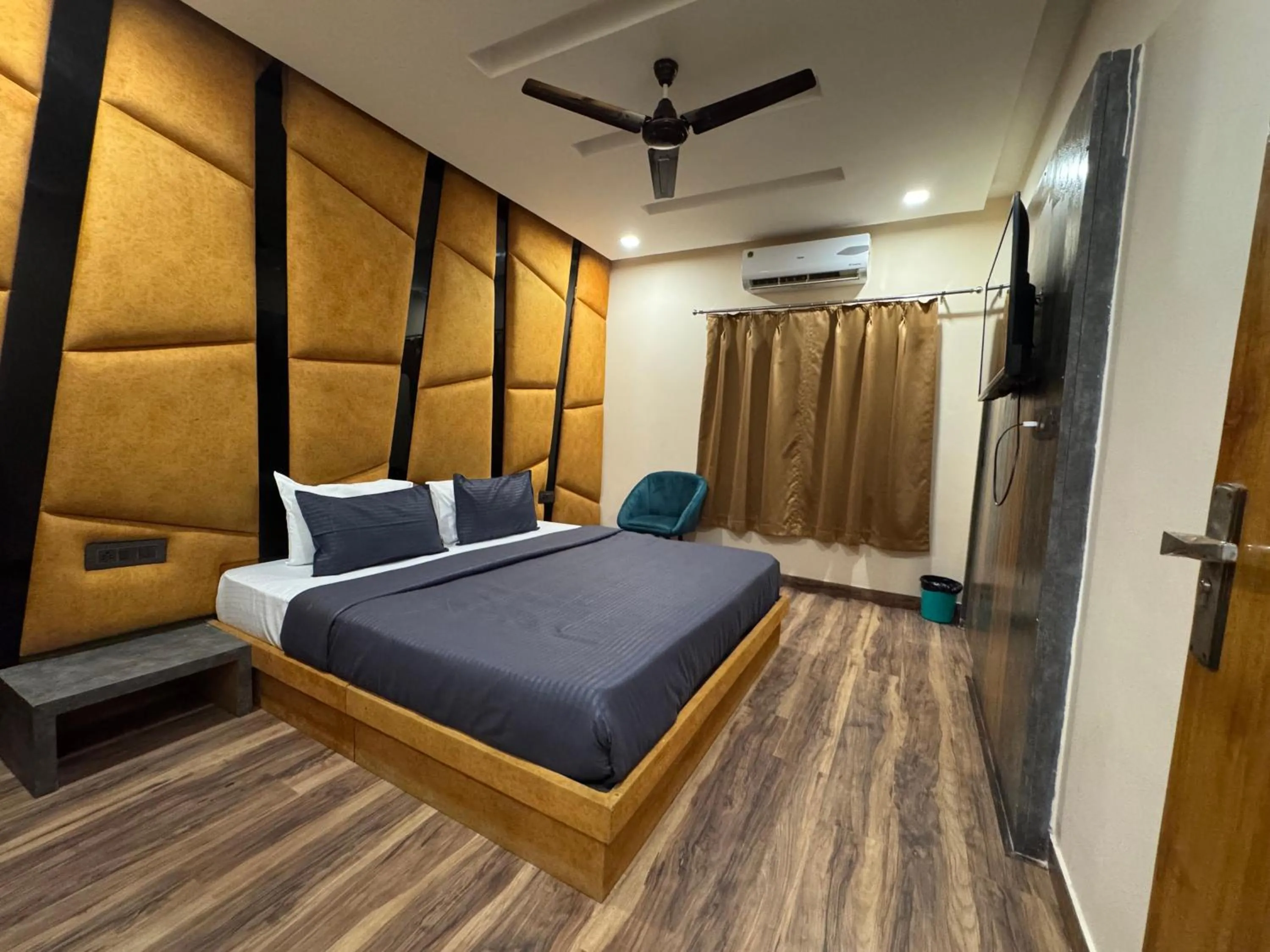 Deluxe Double Room - single occupancy in Hotel Sanskriti T And M Hotels